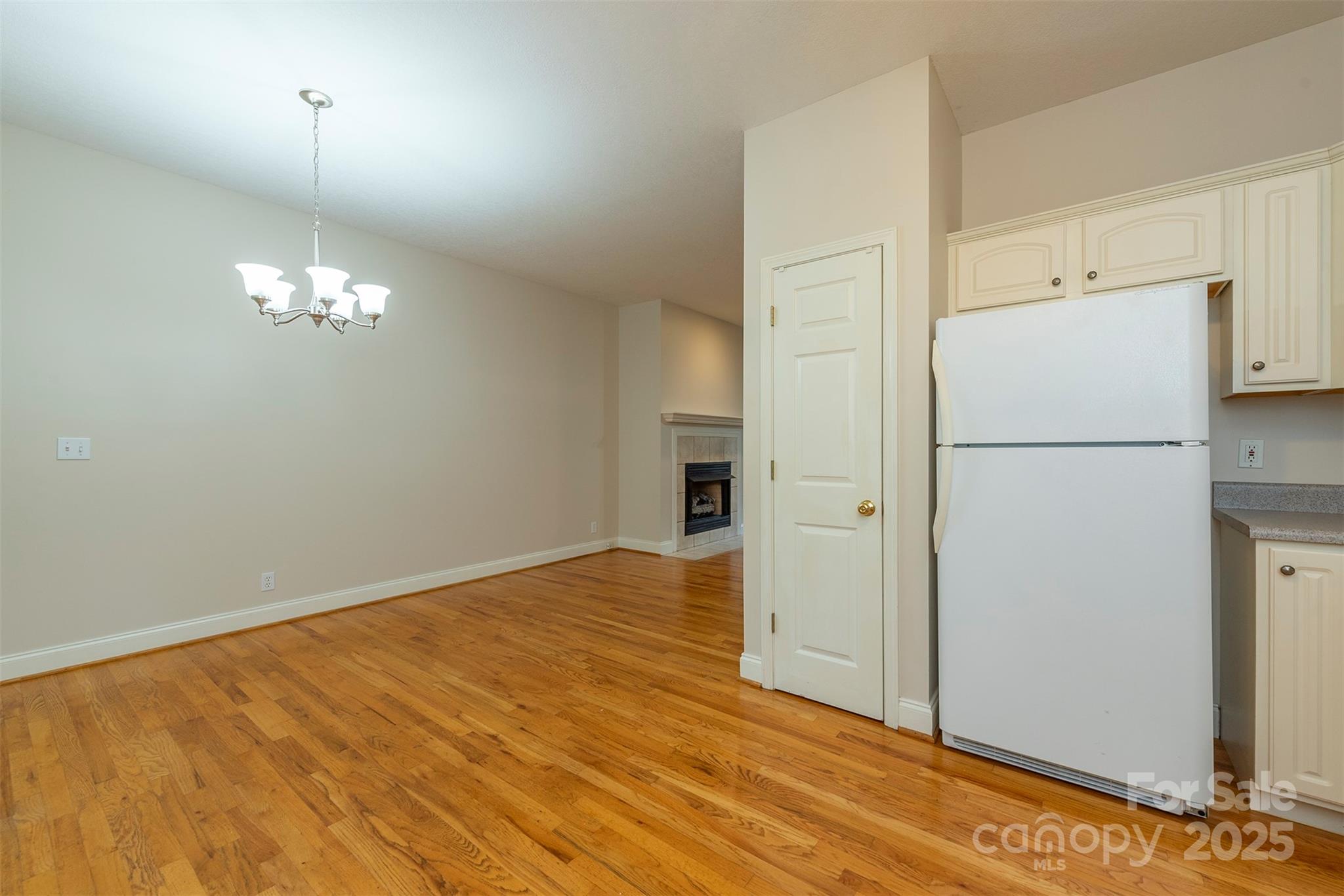 3 Teresa Way — Black Mountain
