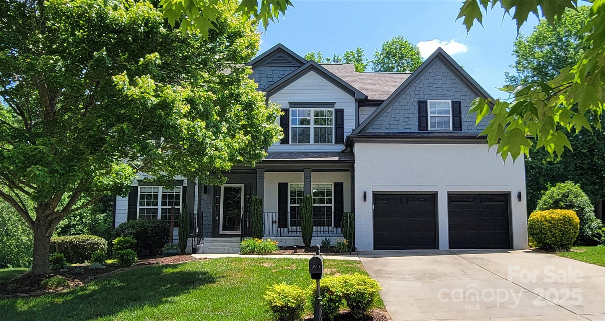 1811 Robbins Meadows Drive — Waxhaw