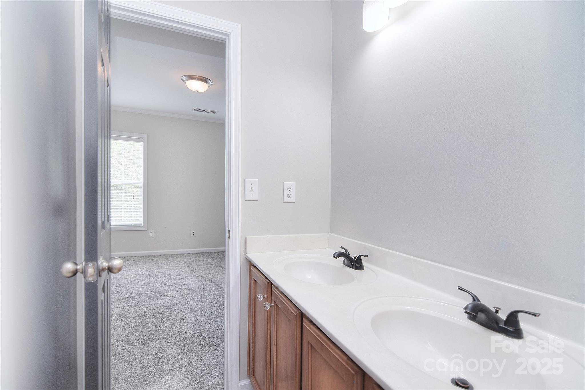 1811 Robbins Meadows Drive — Waxhaw