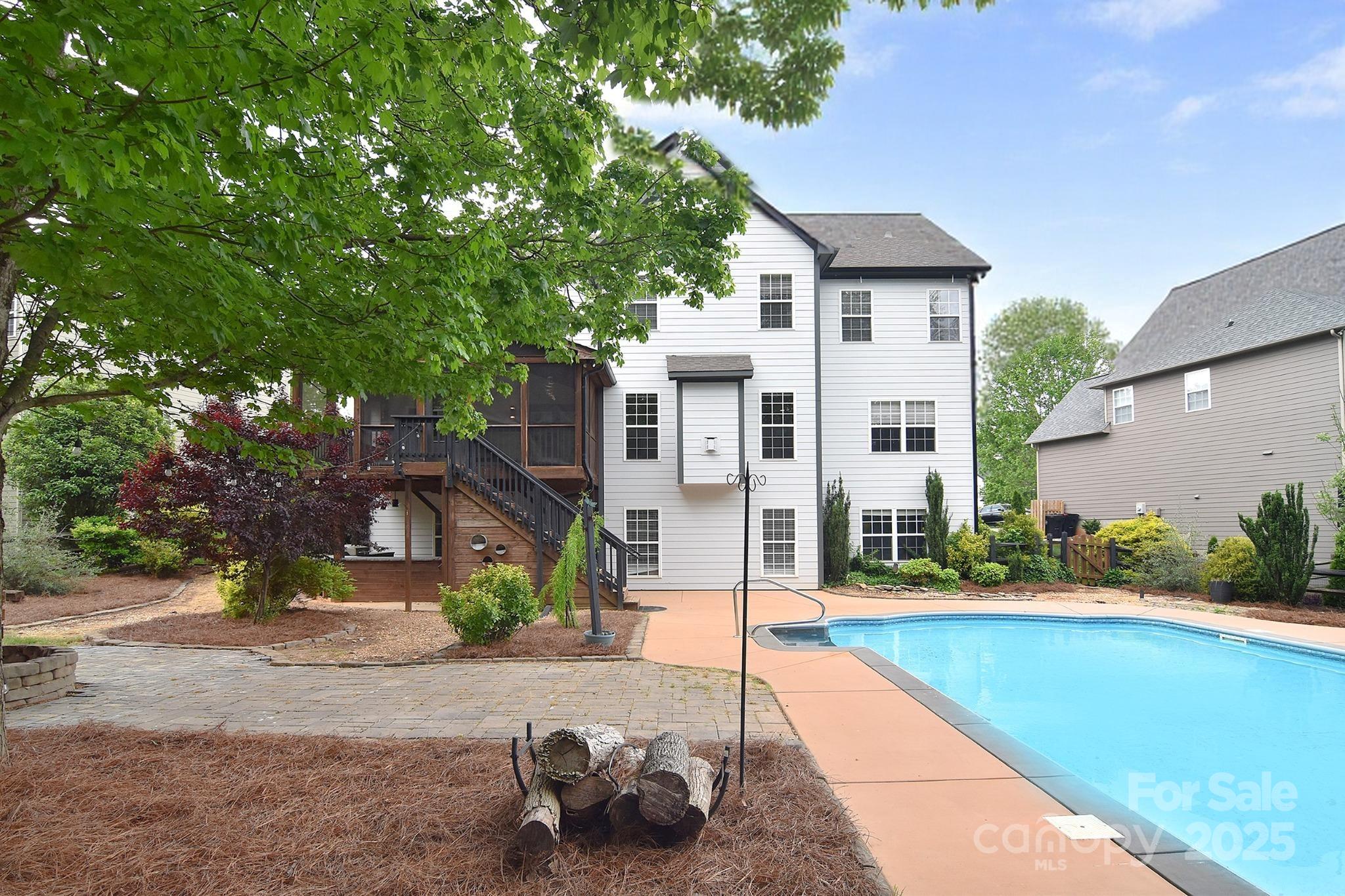 1811 Robbins Meadows Drive — Waxhaw