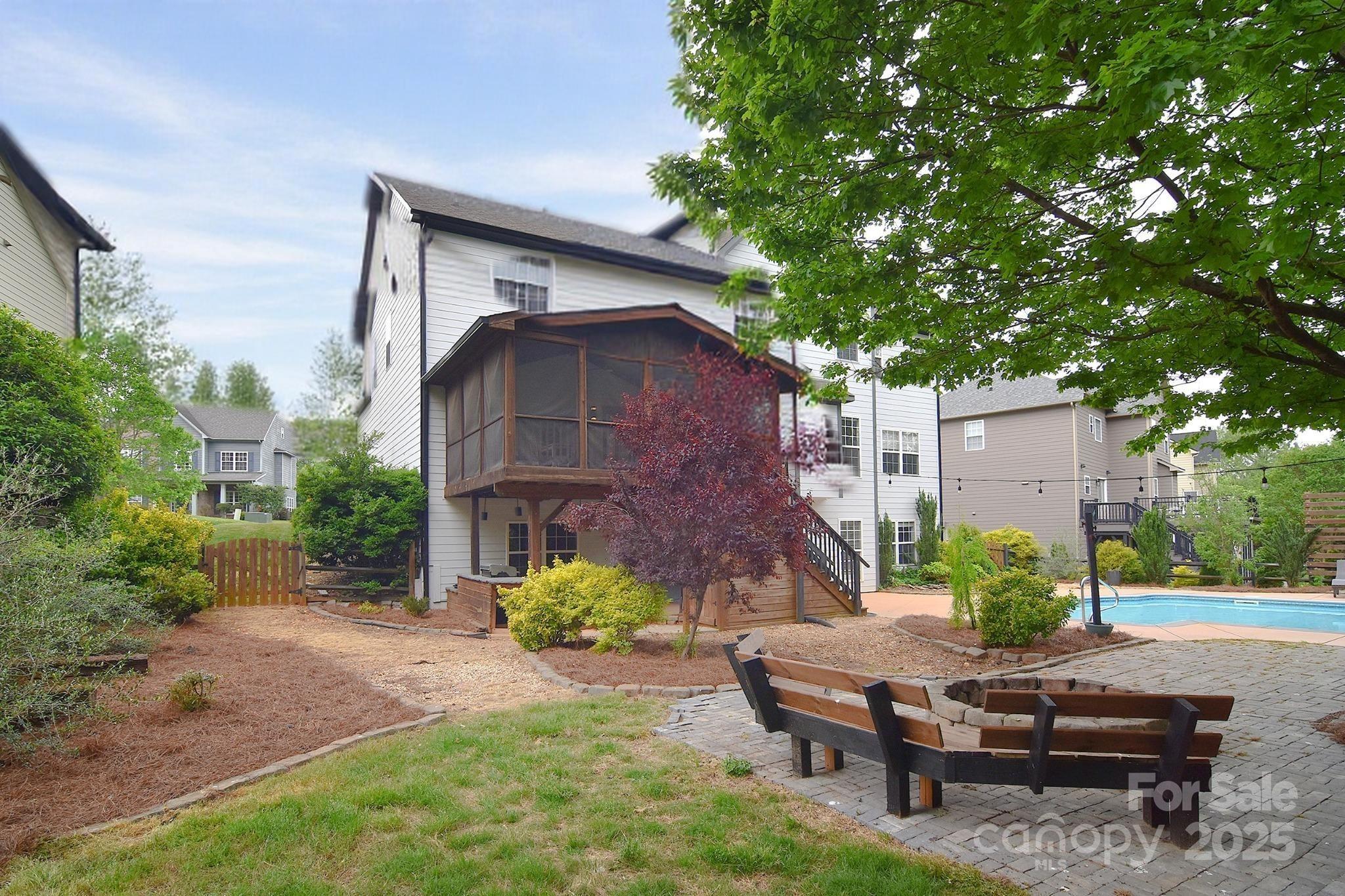 1811 Robbins Meadows Drive — Waxhaw