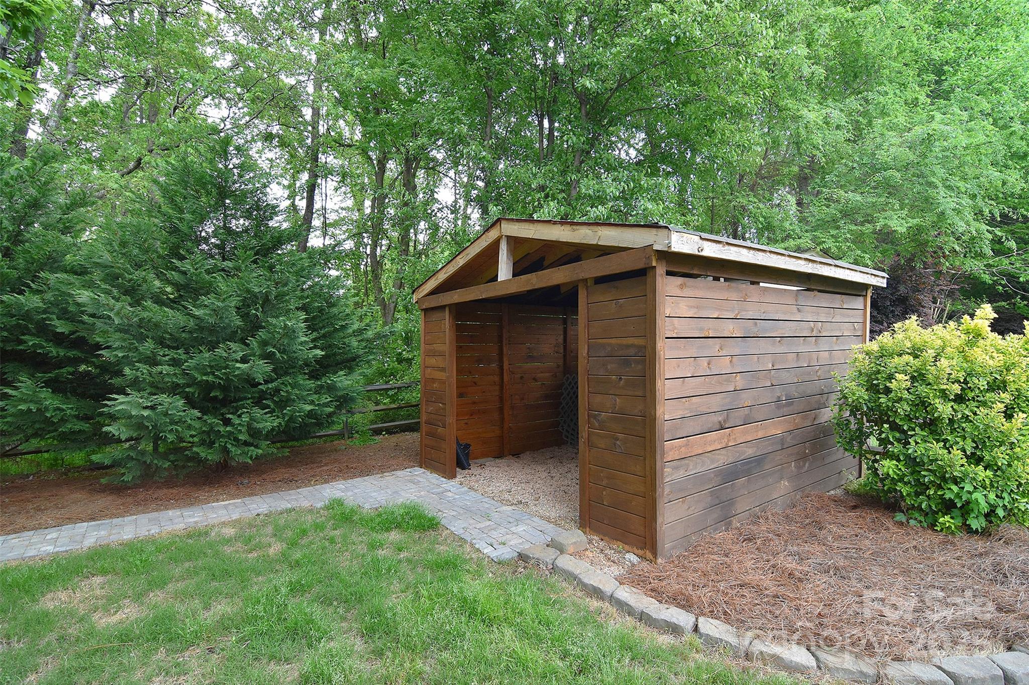 1811 Robbins Meadows Drive — Waxhaw