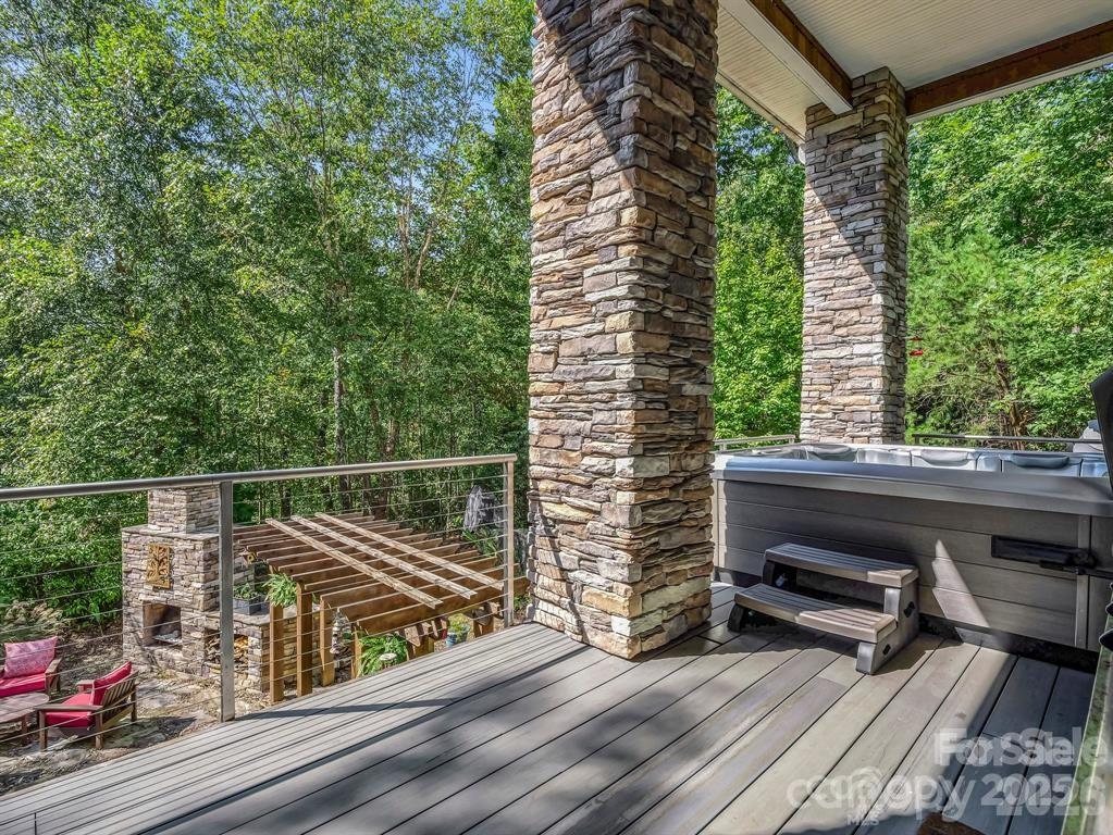 167 Trails End — Lake Lure