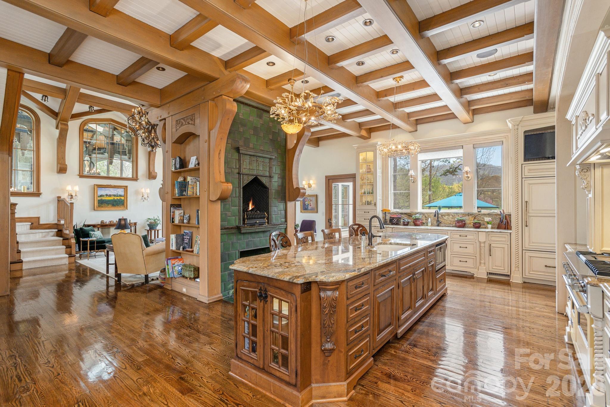 8 Fairway Place — Asheville