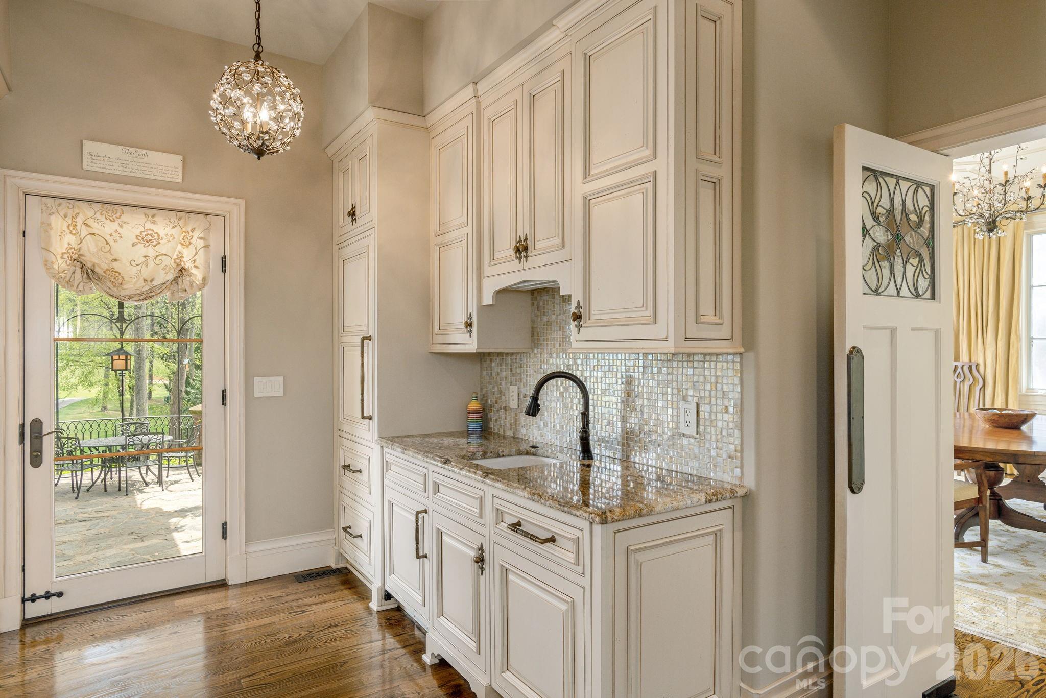 8 Fairway Place — Asheville