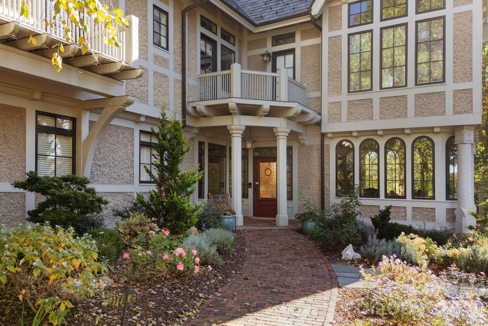 8 Fairway Place — Asheville