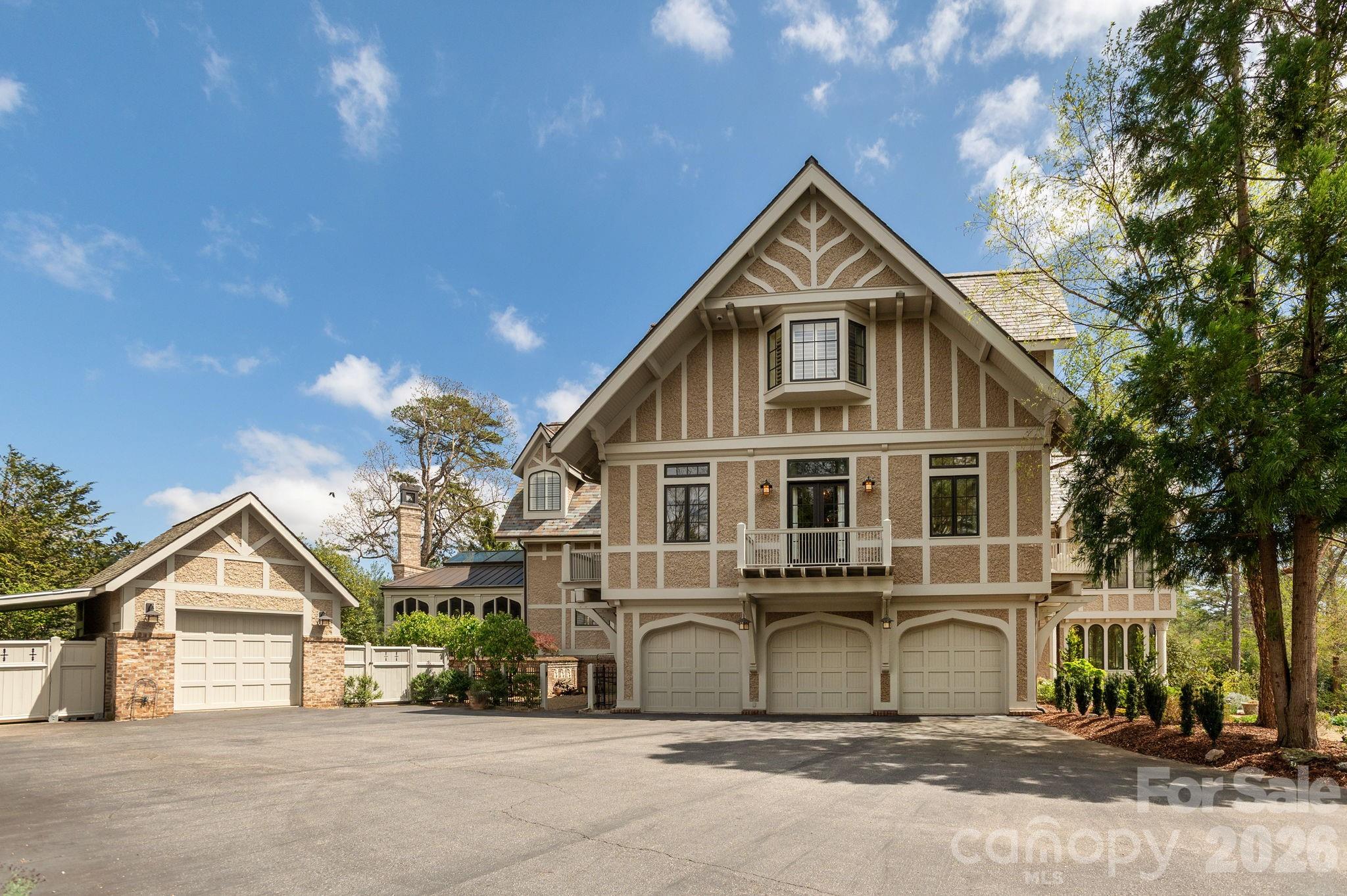 8 Fairway Place — Asheville