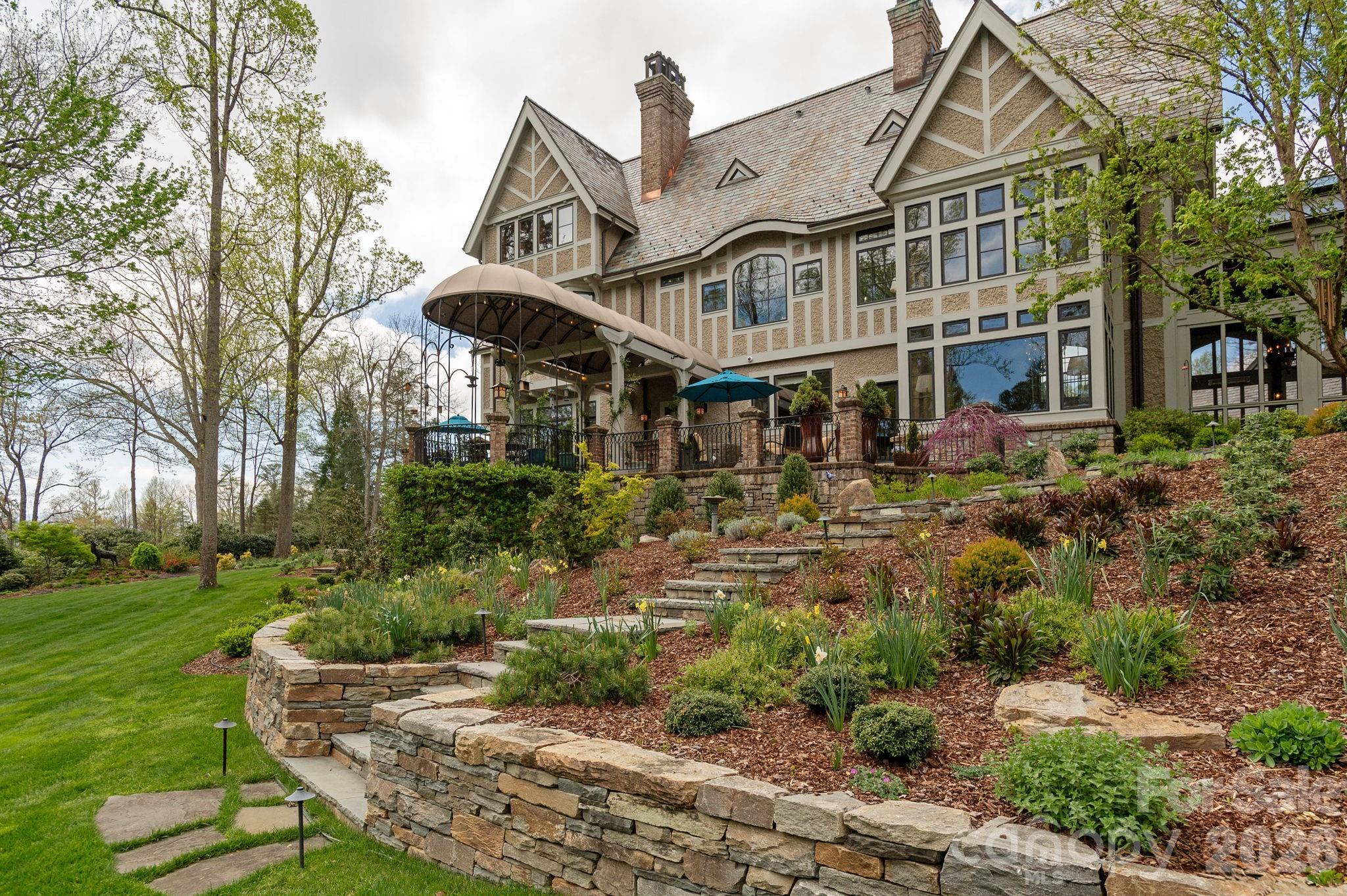 8 Fairway Place — Asheville
