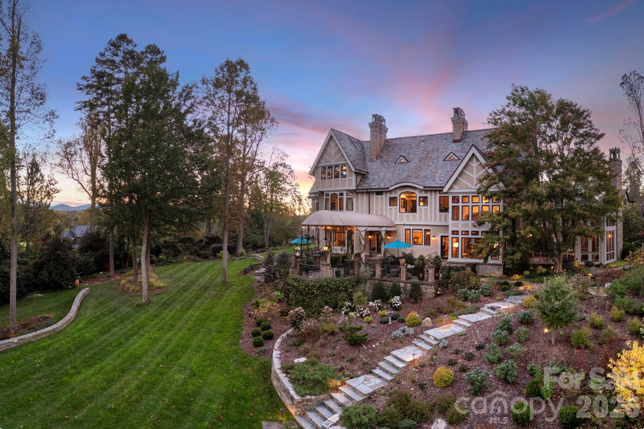 8 Fairway Place — Asheville