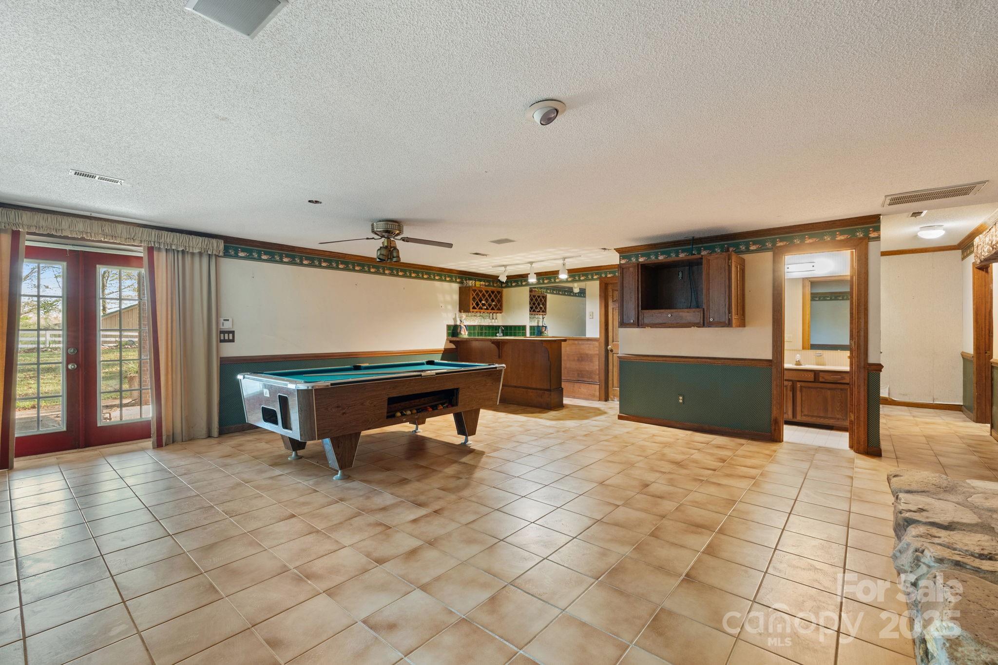 15670 Bethel Avenue Extension — Midland