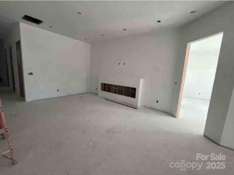 8038 Pawtuckett Road — Charlotte
