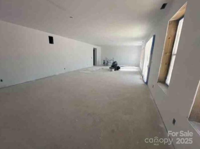 8038 Pawtuckett Road — Charlotte