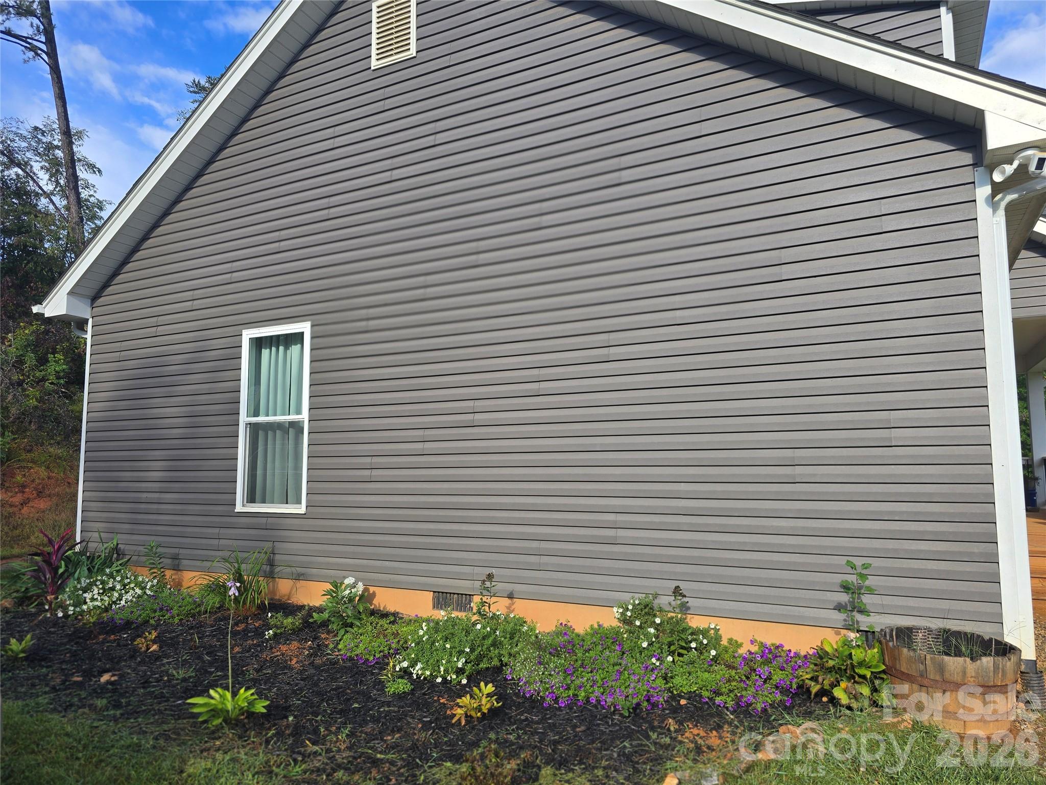 19 Higgins Road — Weaverville