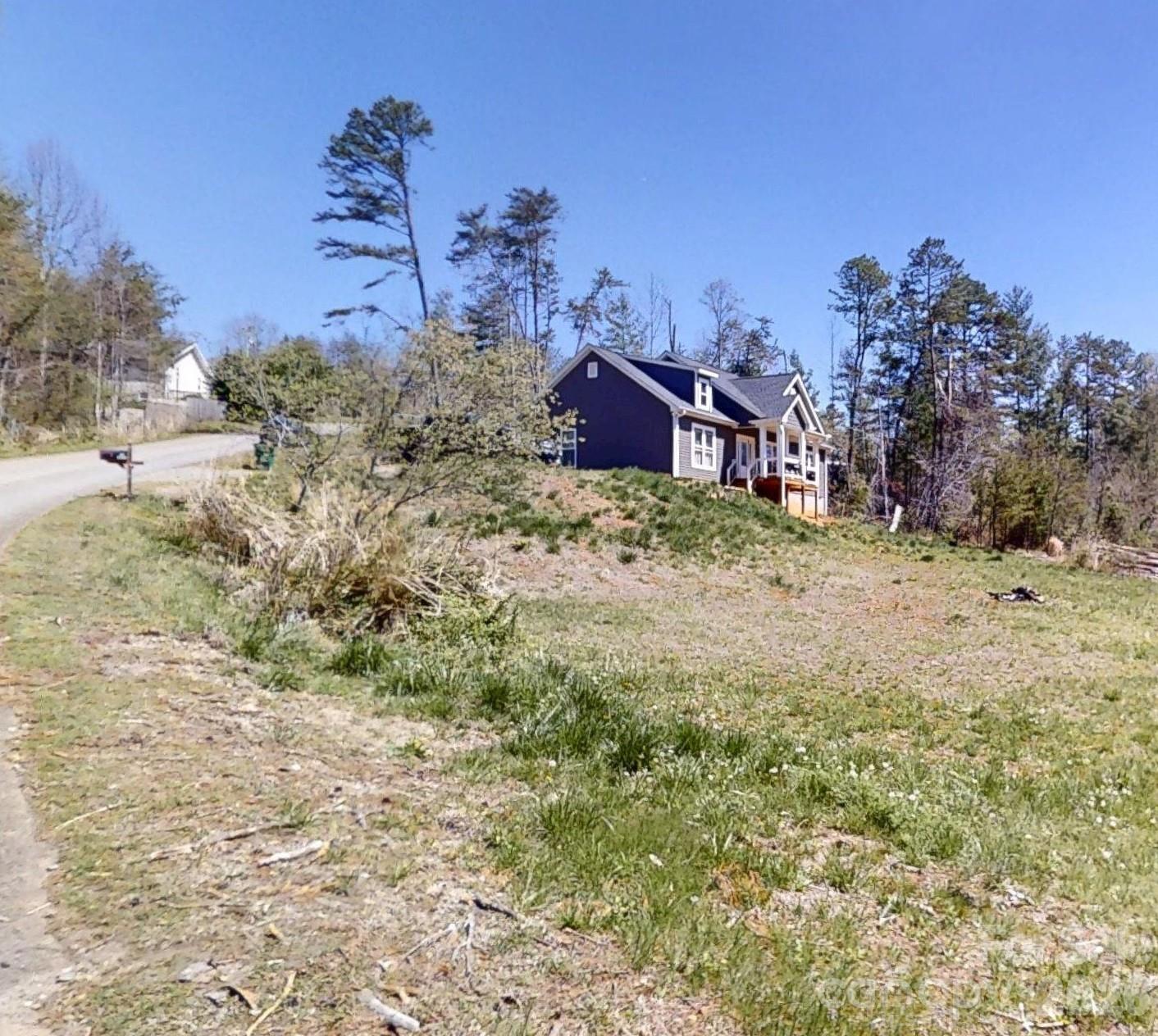 19 Higgins Road — Weaverville