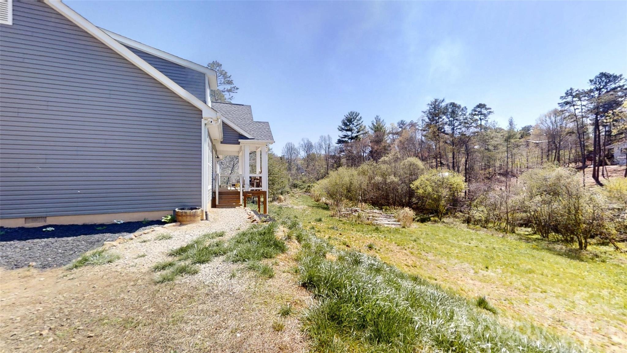 19 Higgins Road — Weaverville