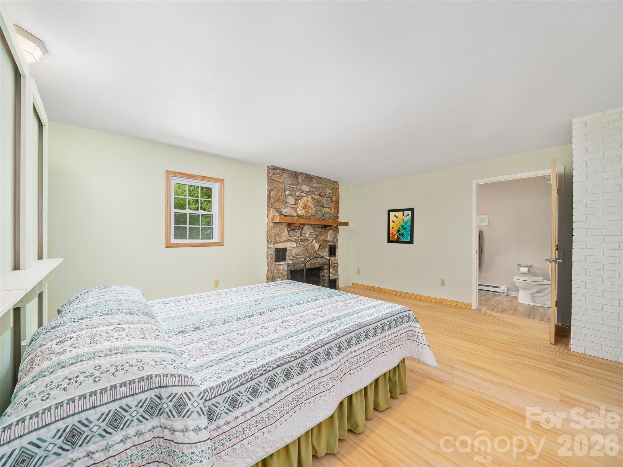3829 Coxes Creek Road — Burnsville