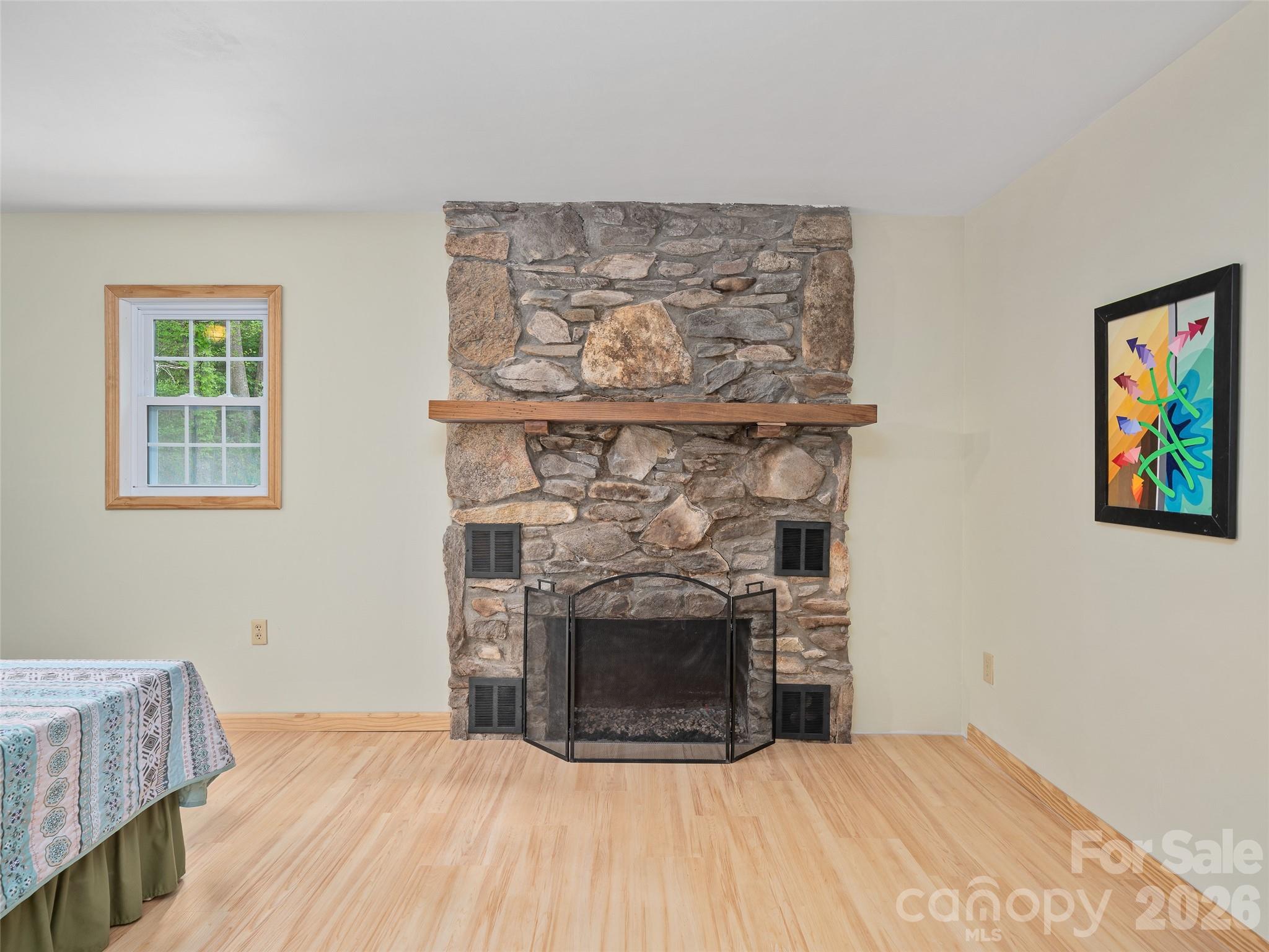 3829 Coxes Creek Road — Burnsville