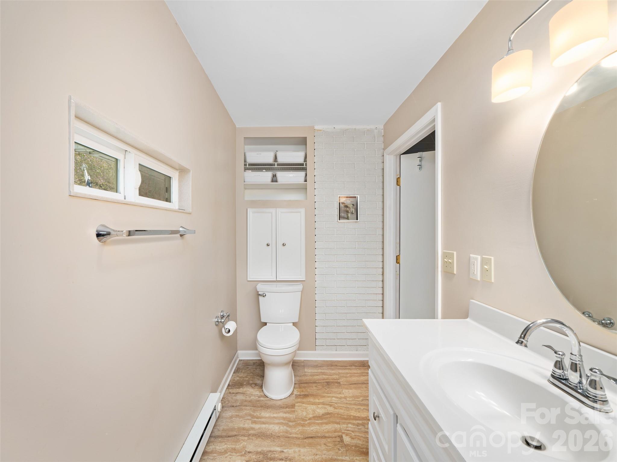 3829 Coxes Creek Road — Burnsville