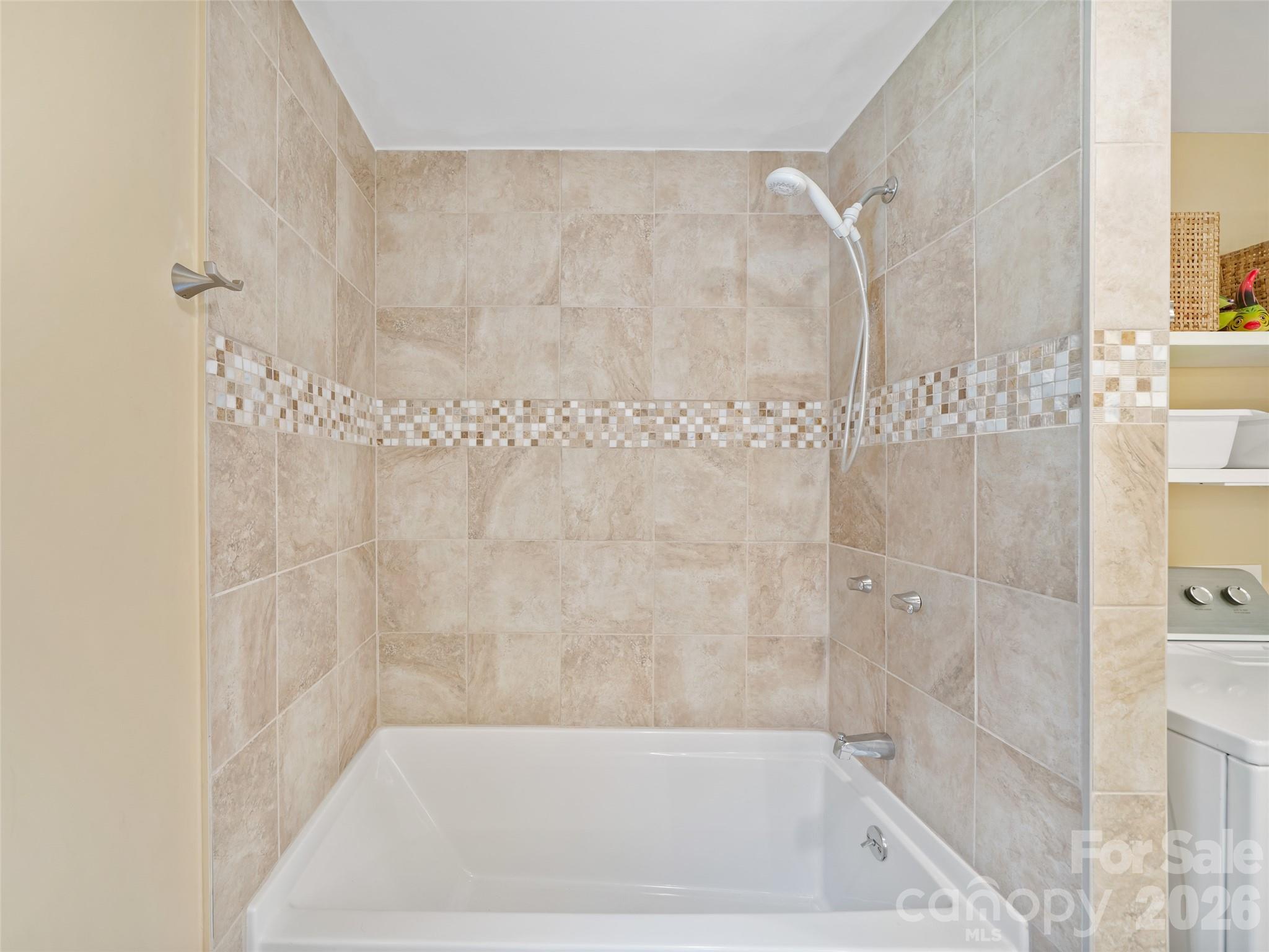 3829 Coxes Creek Road — Burnsville