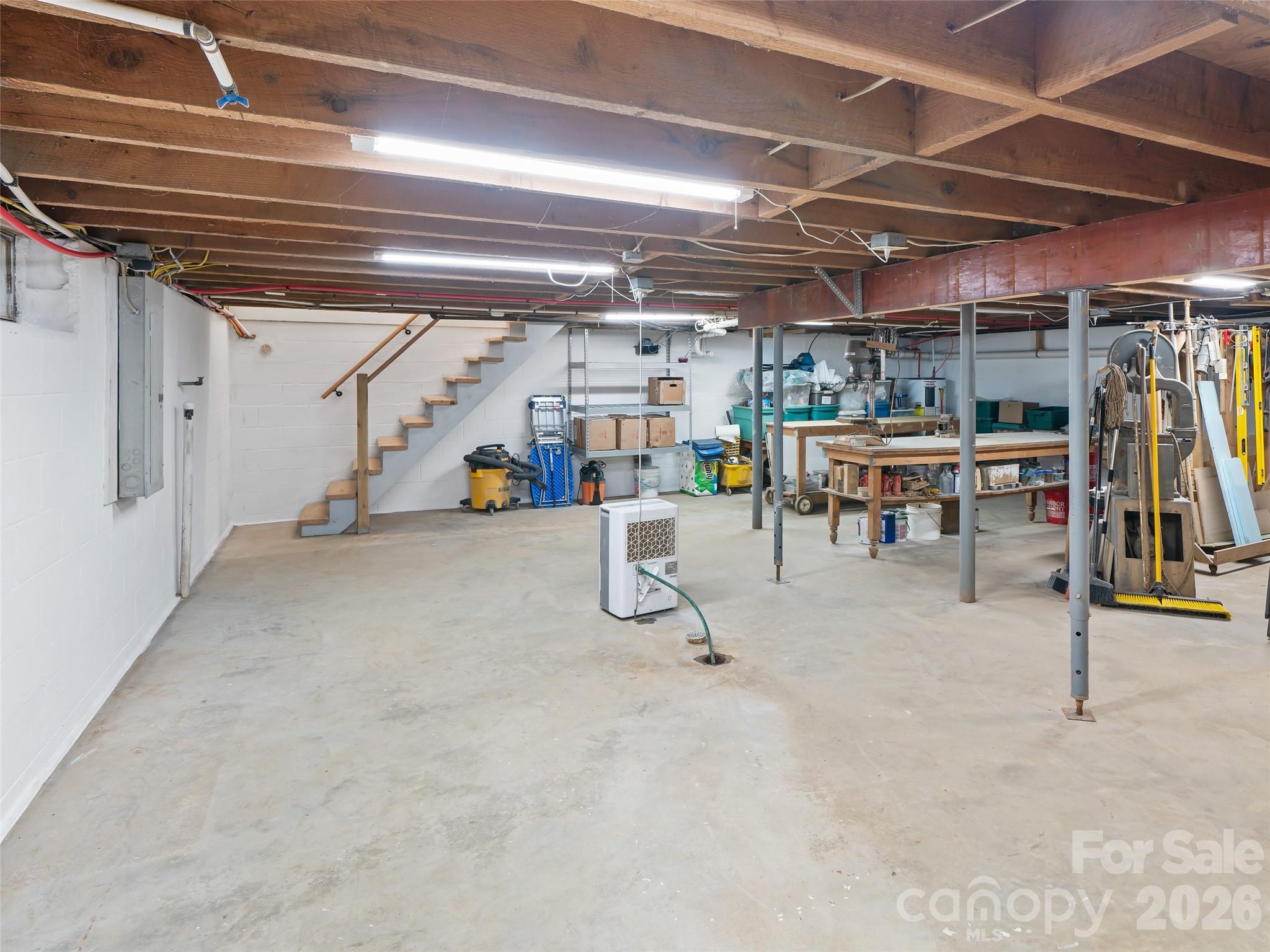3829 Coxes Creek Road — Burnsville