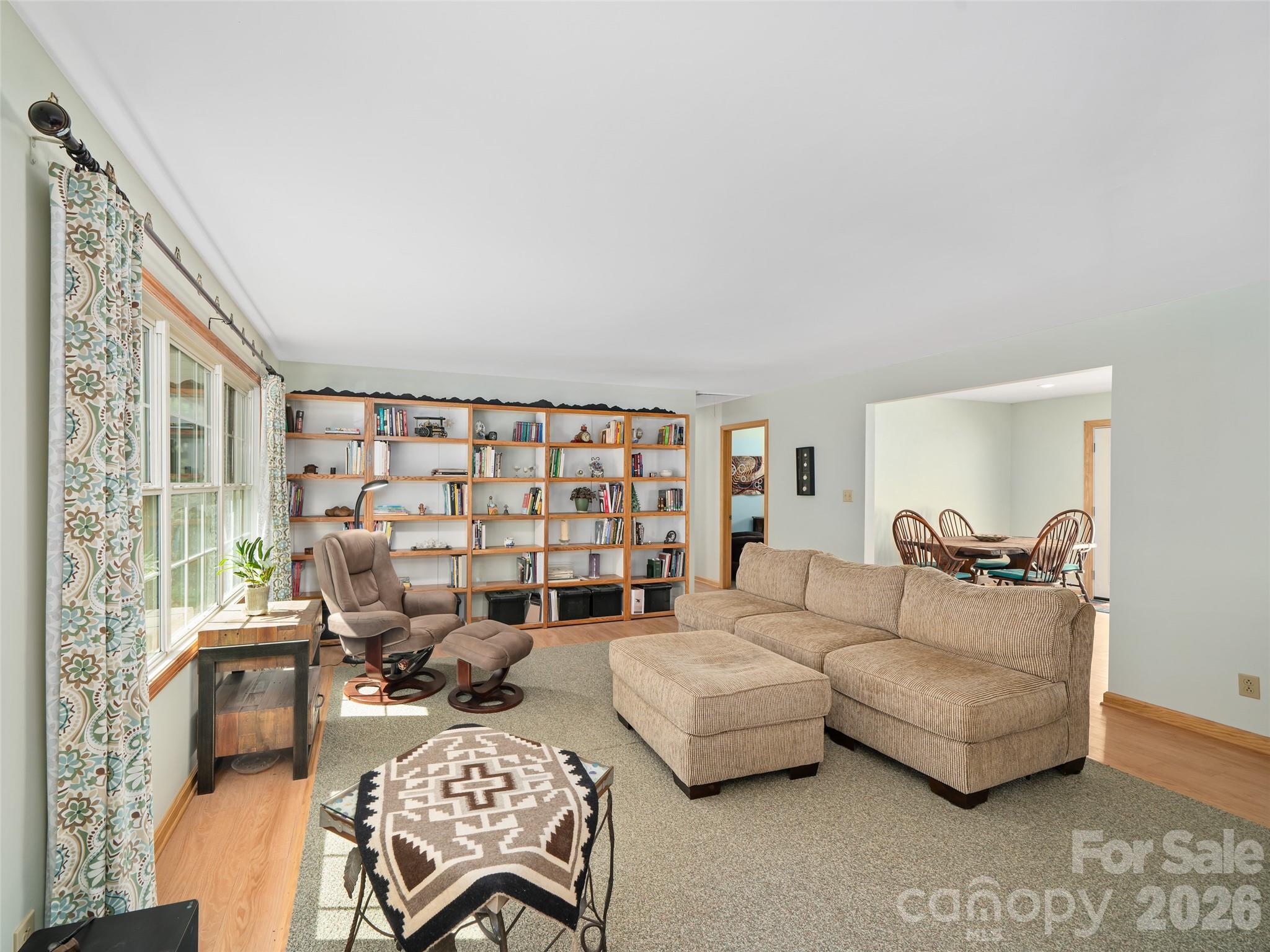 3829 Coxes Creek Road — Burnsville
