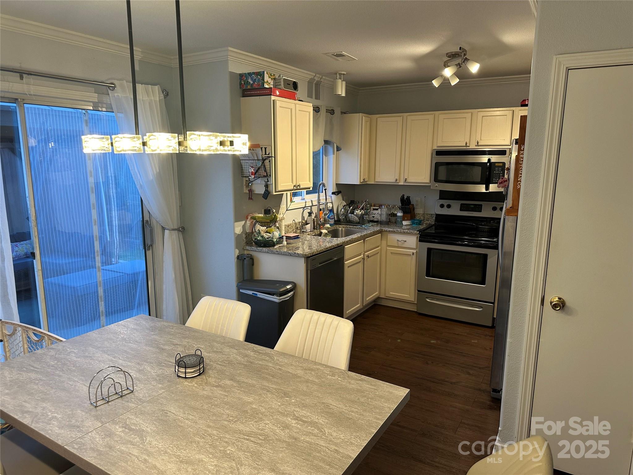10202 Orchard Grass Court — Charlotte