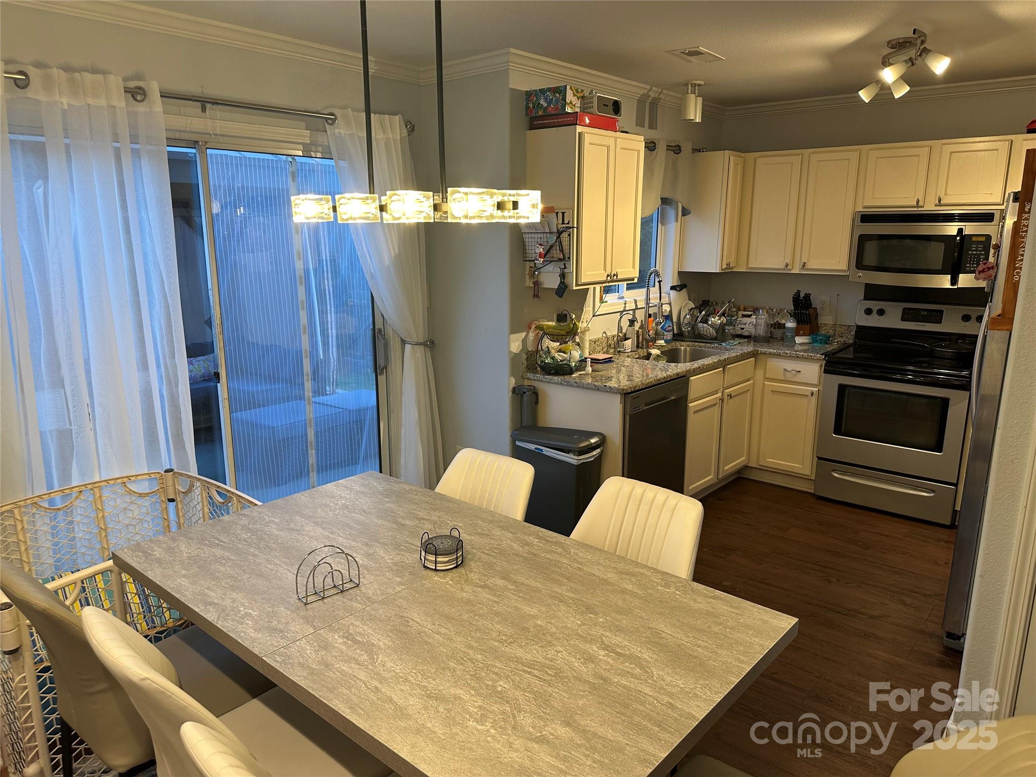 10202 Orchard Grass Court — Charlotte