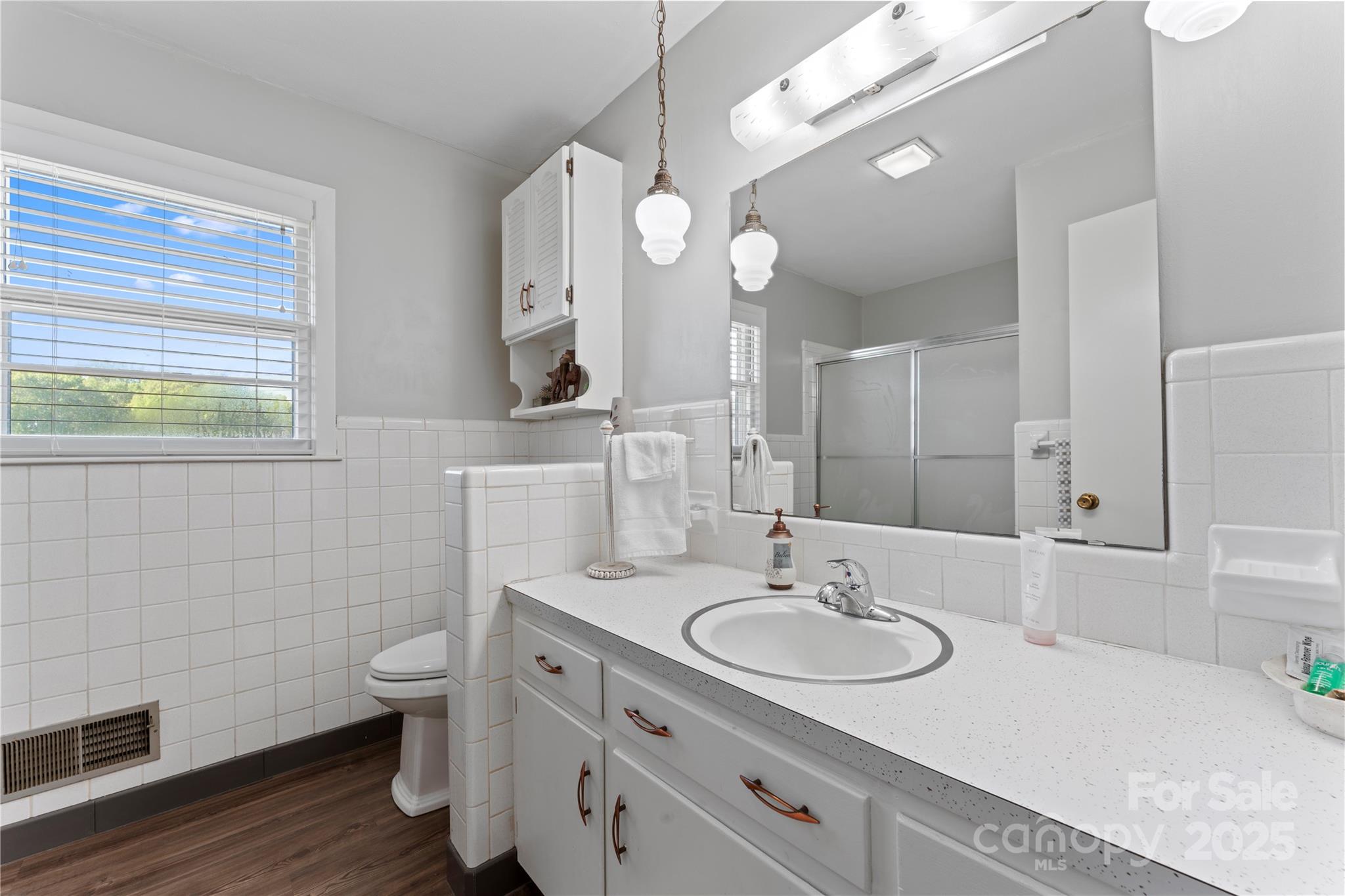 36984 B&C Carter Road — New London