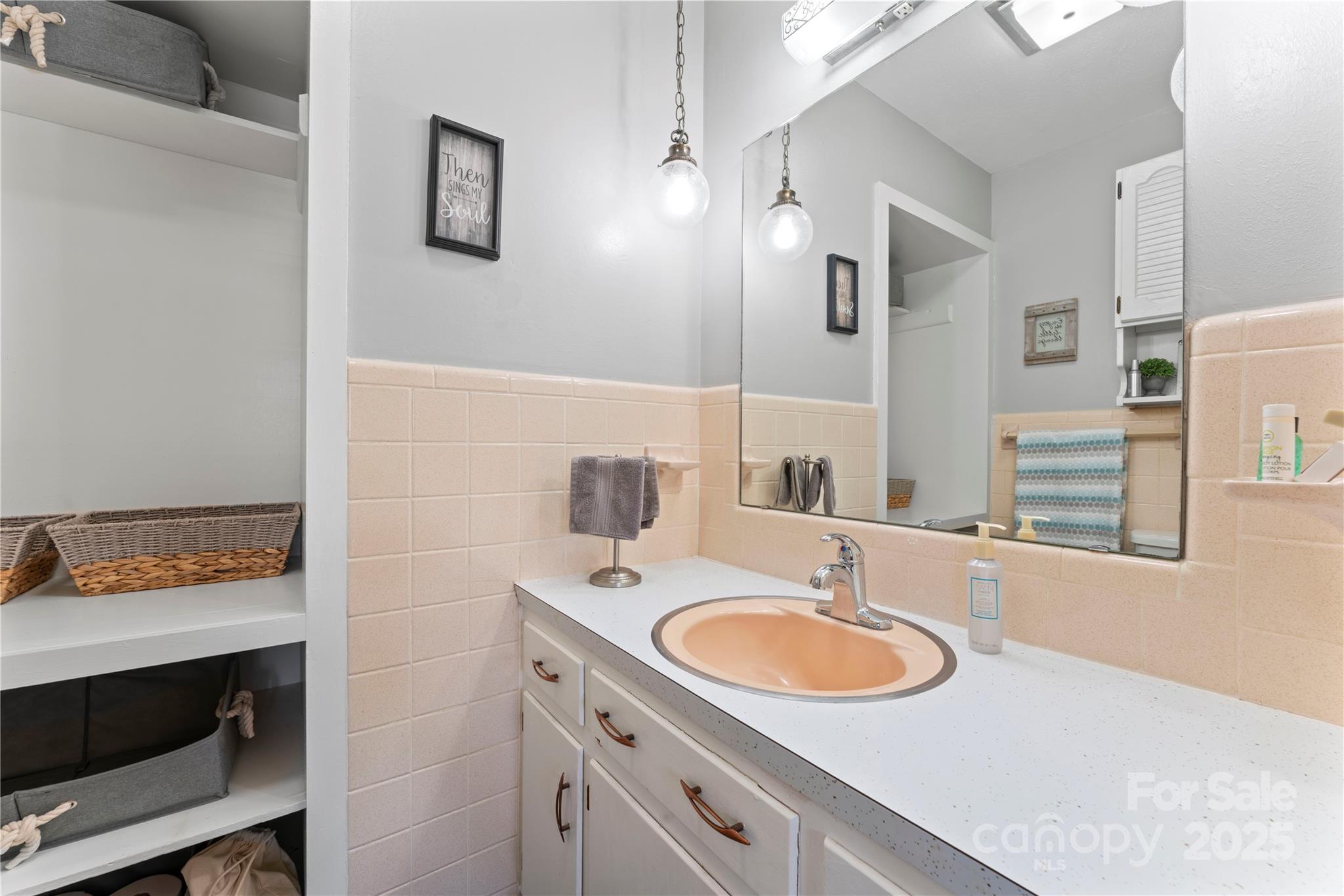 36984 B&C Carter Road — New London