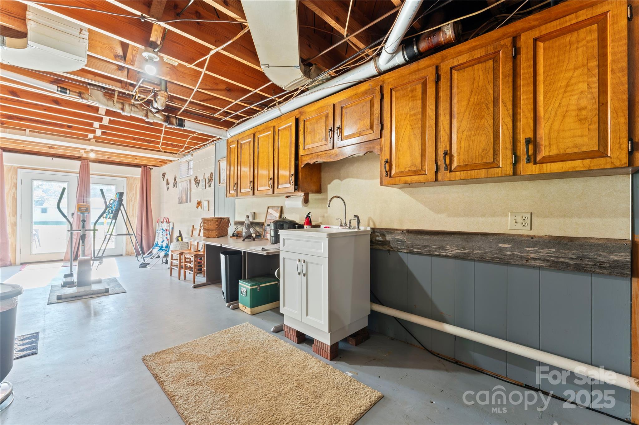 36984 B&C Carter Road — New London