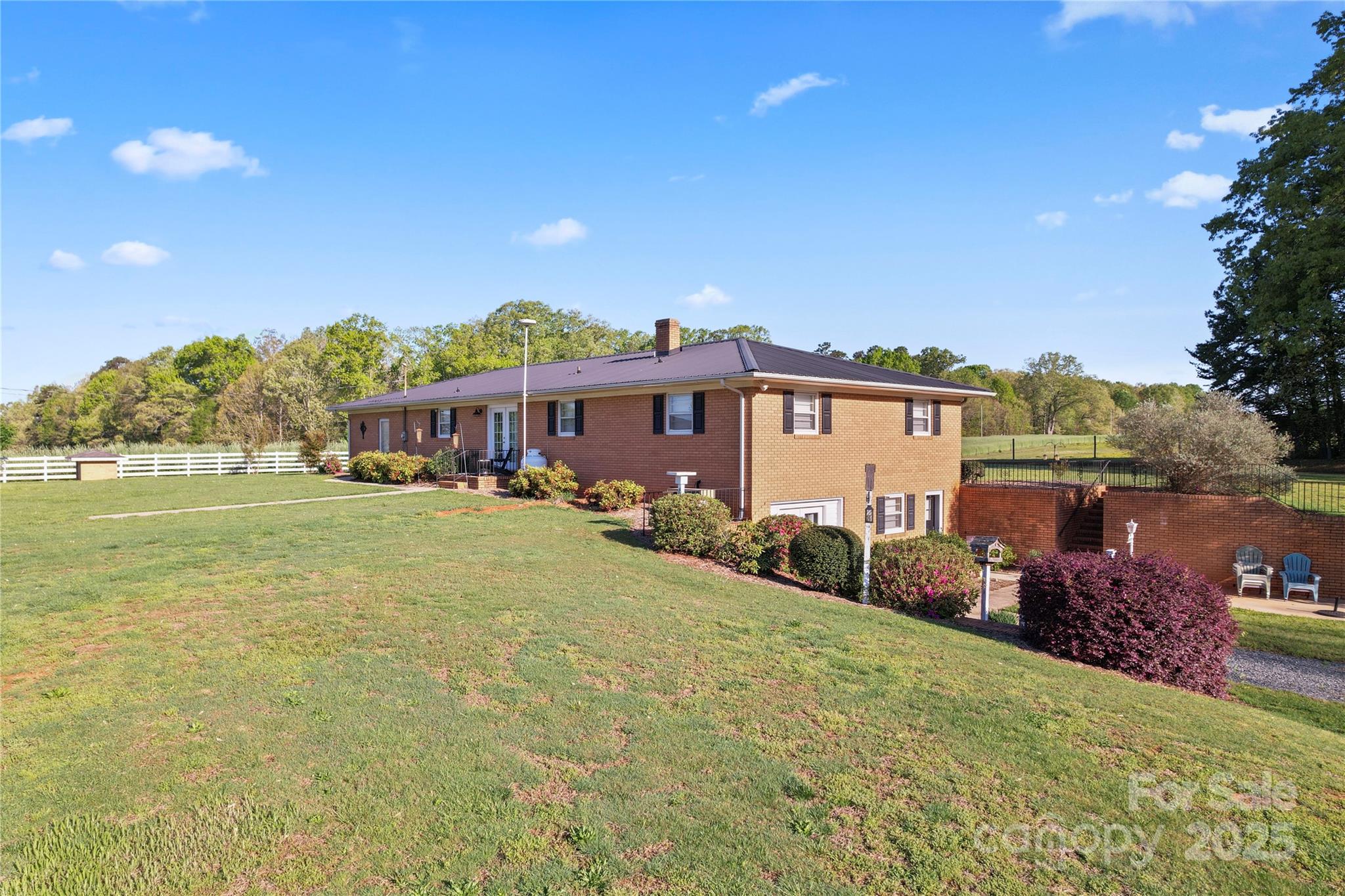 36984 B&C Carter Road — New London