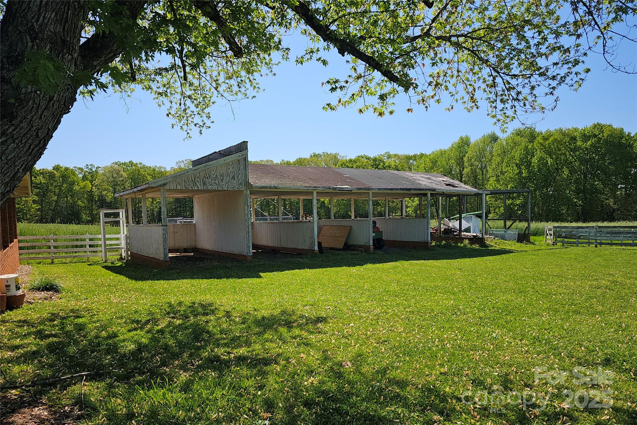 36984 B&C Carter Road — New London