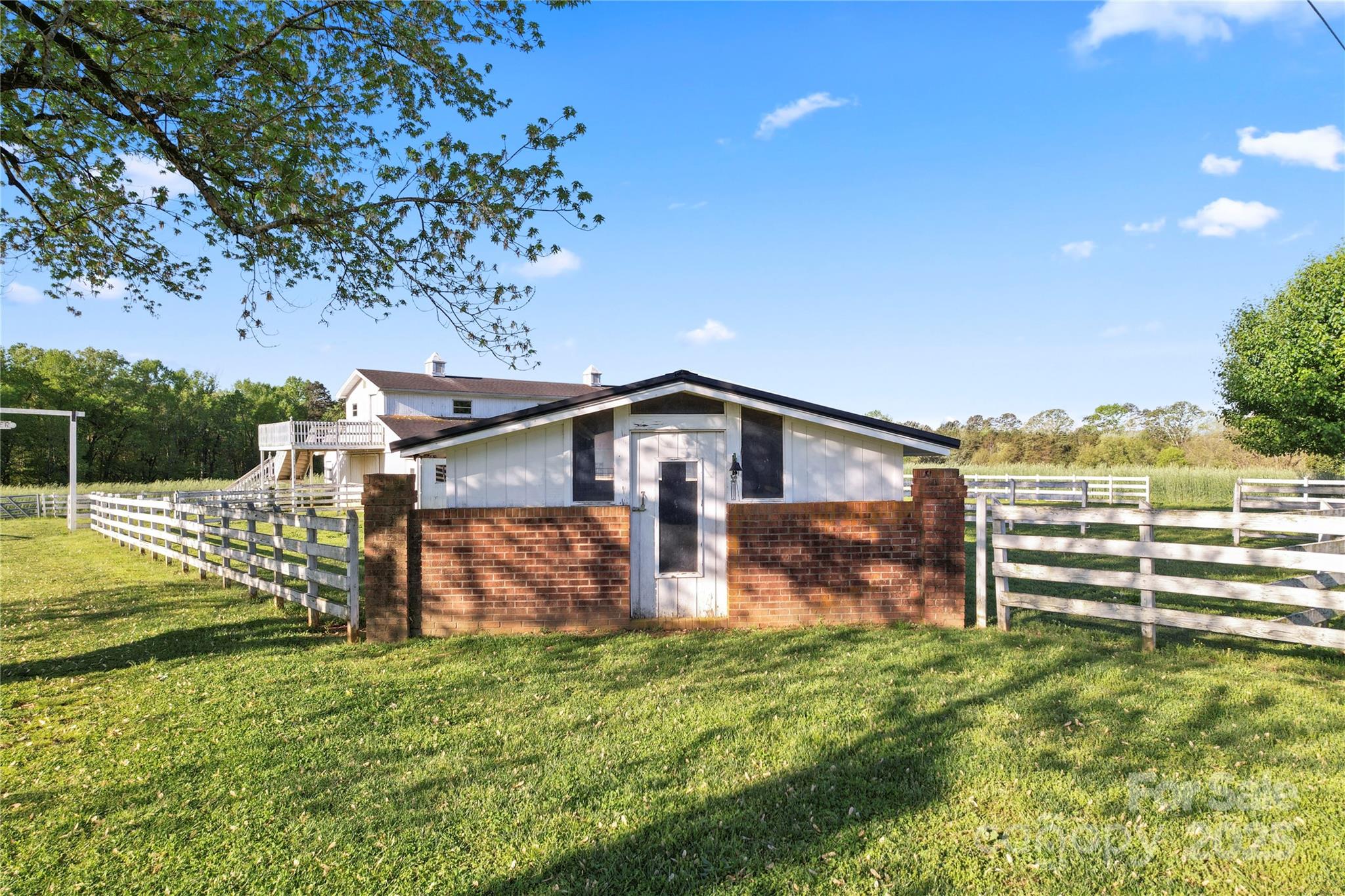 36984 B&C Carter Road — New London