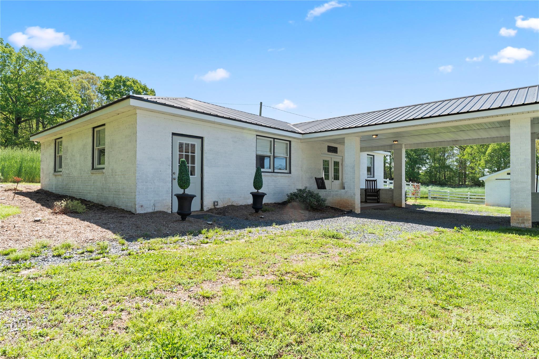 36984 B&C Carter Road — New London