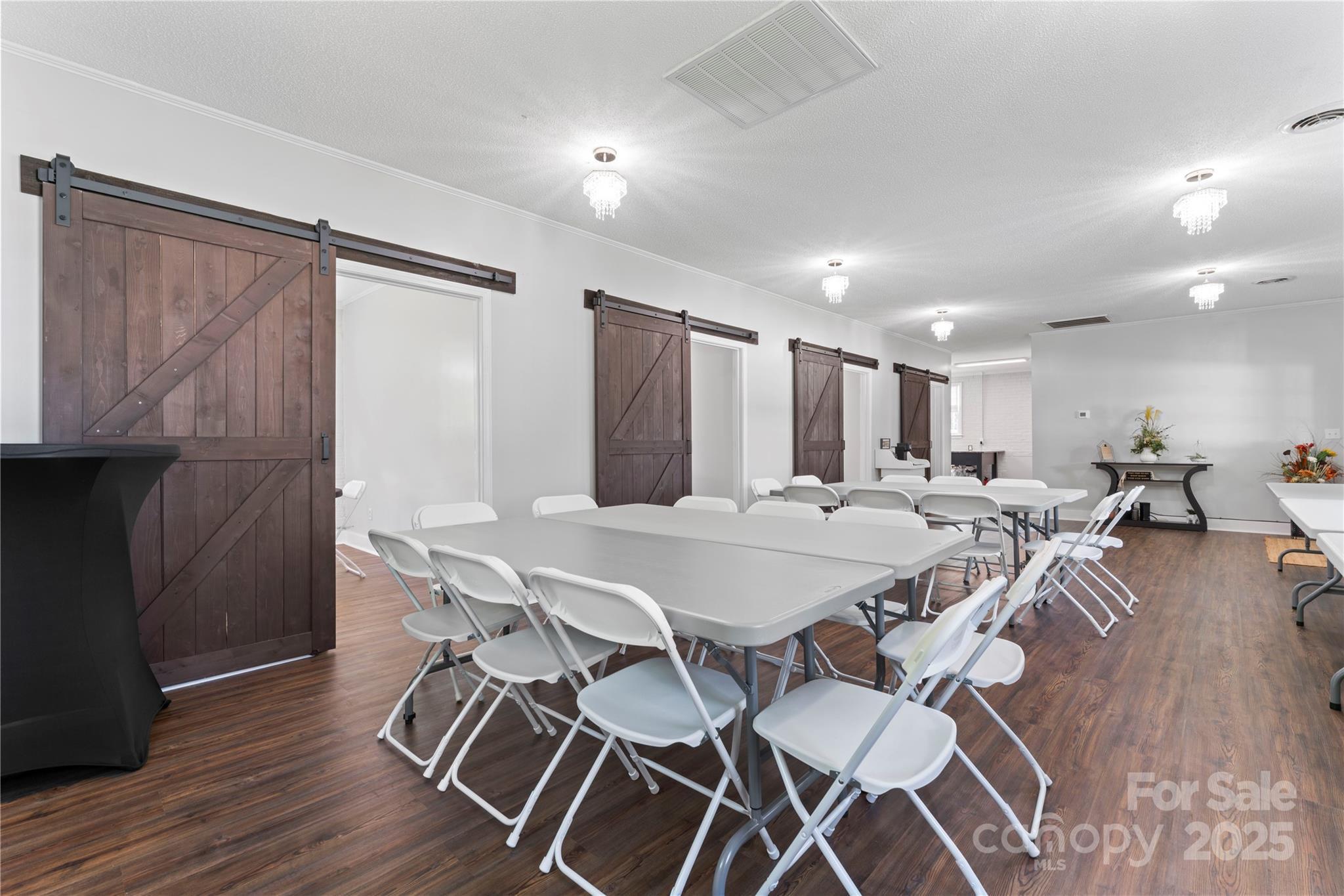 36984 B&C Carter Road — New London