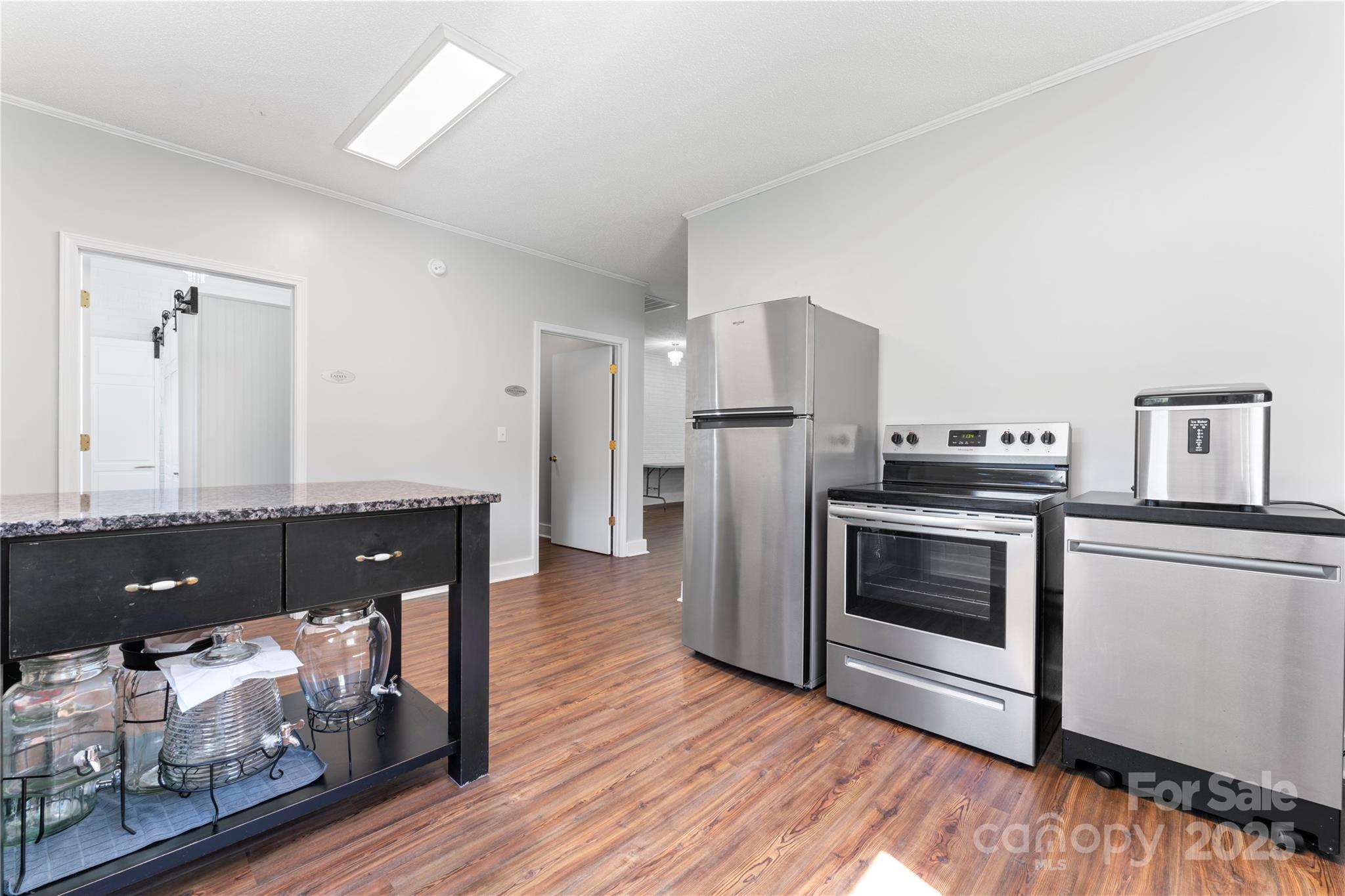 36984 B&C Carter Road — New London