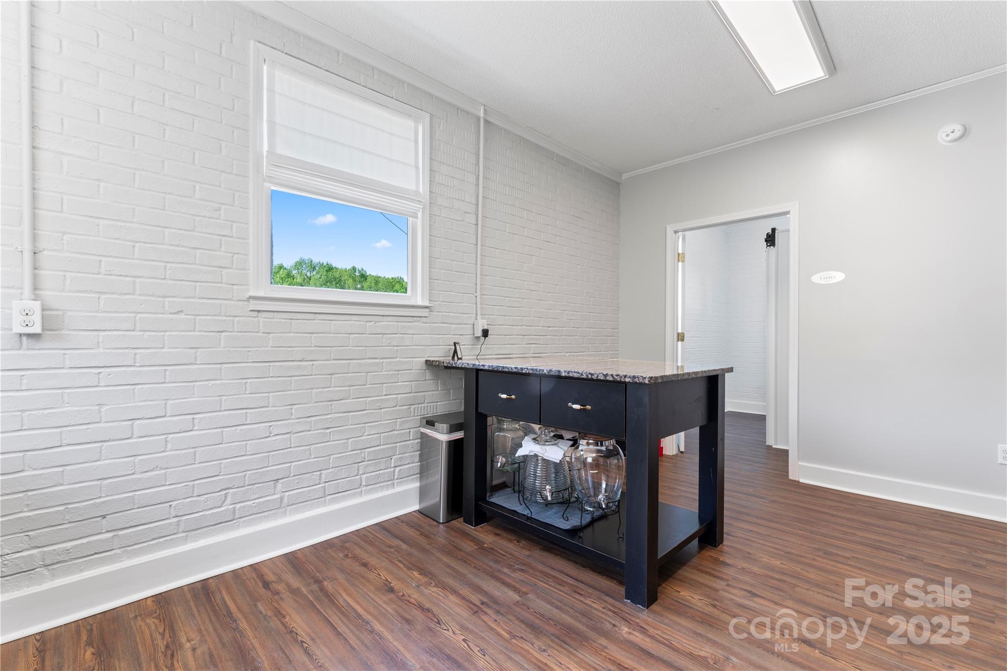 36984 B&C Carter Road — New London