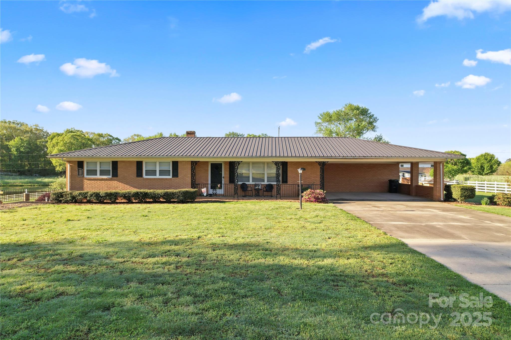 36984 B&C Carter Road — New London