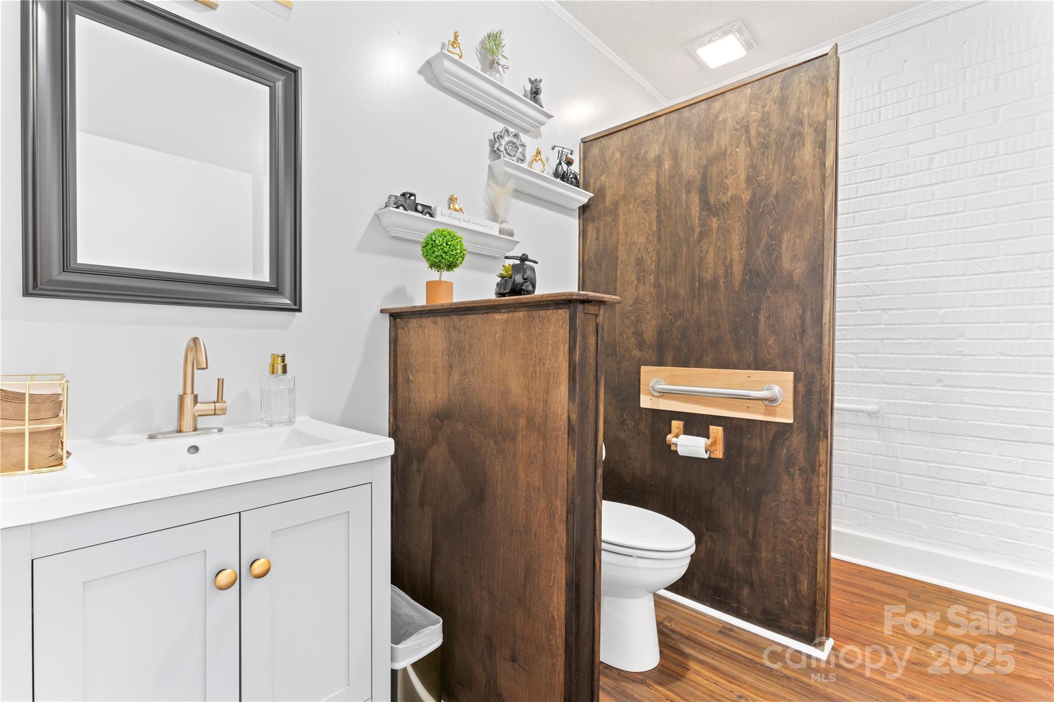 36984 B&C Carter Road — New London