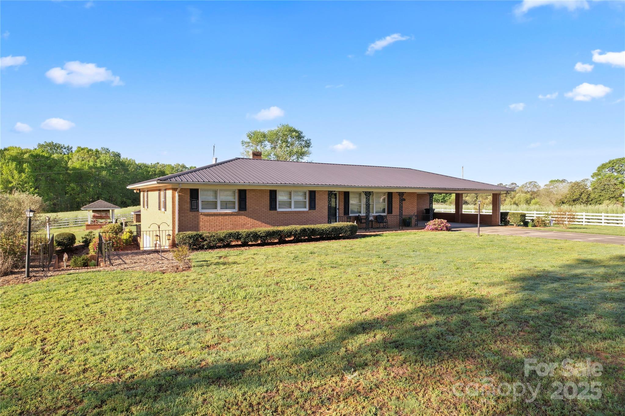 36984 B&C Carter Road — New London