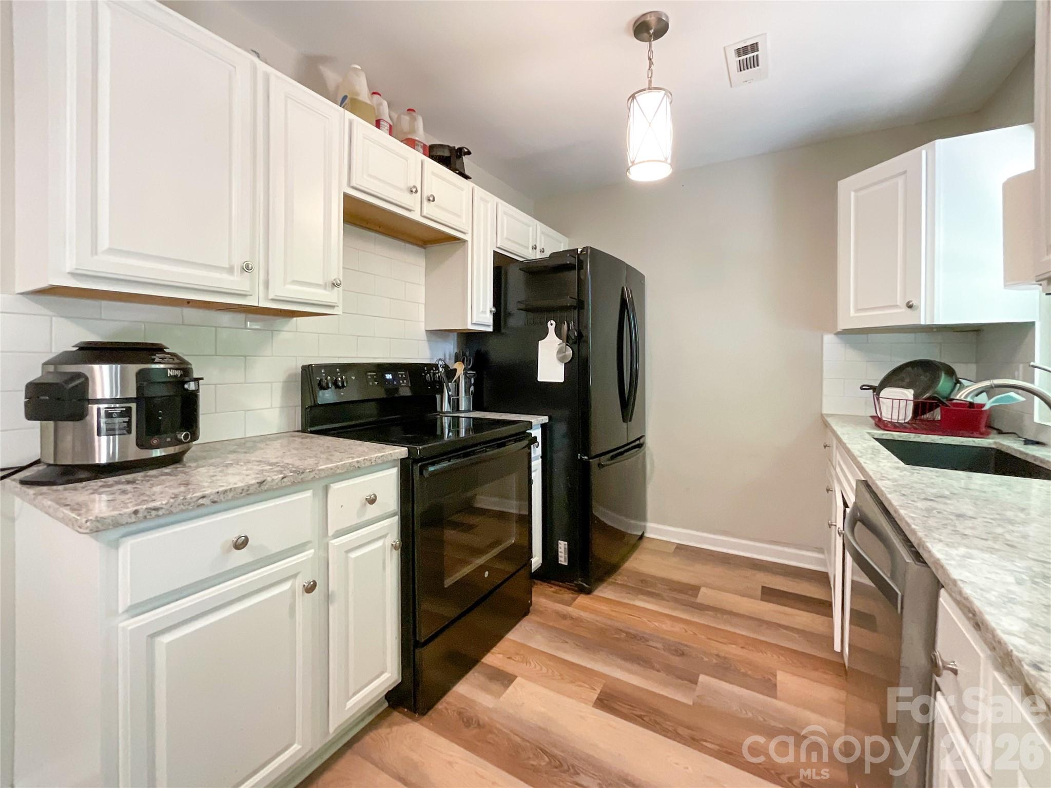 2113 Killarney Place — Charlotte