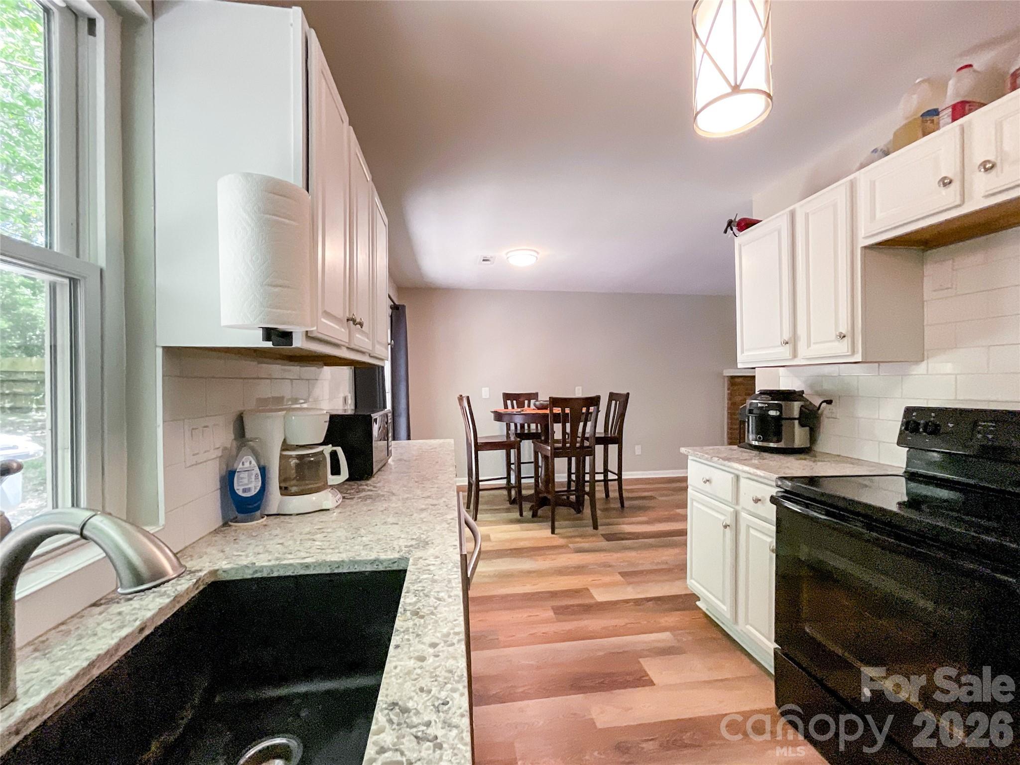 2113 Killarney Place — Charlotte