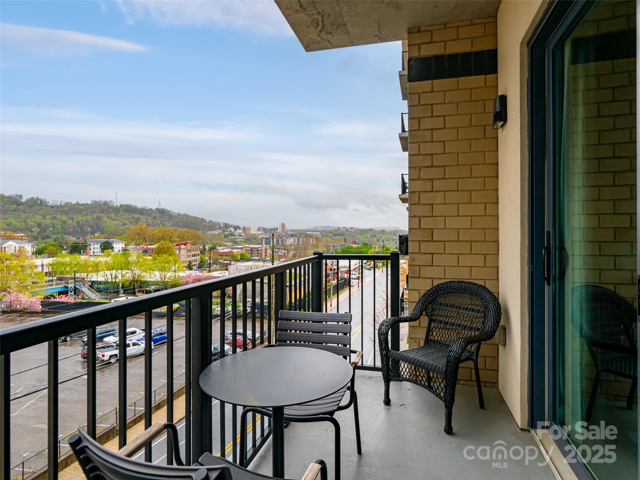 45 Asheland Avenue #405 — Asheville