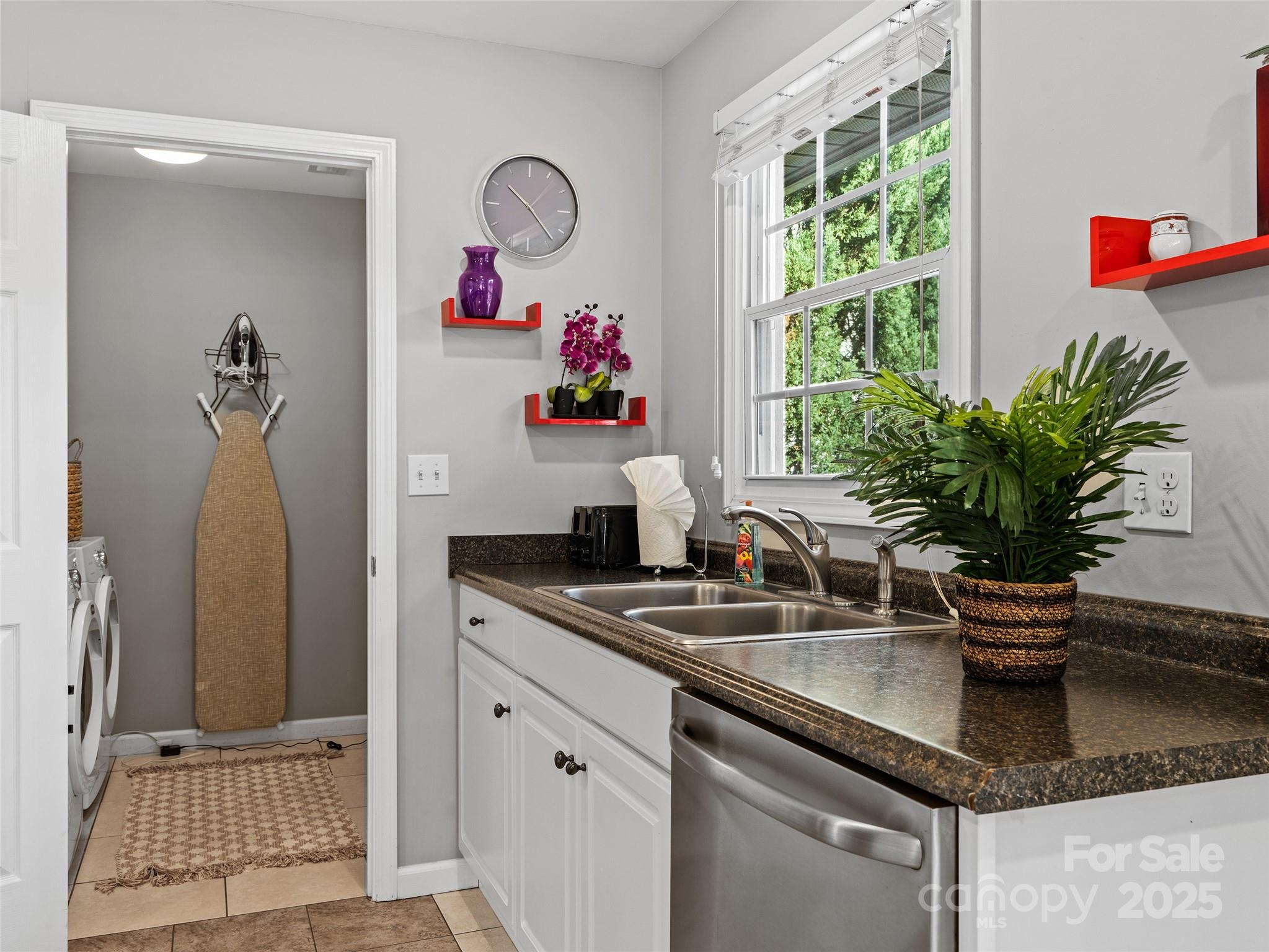 184 Aurora Drive — Asheville