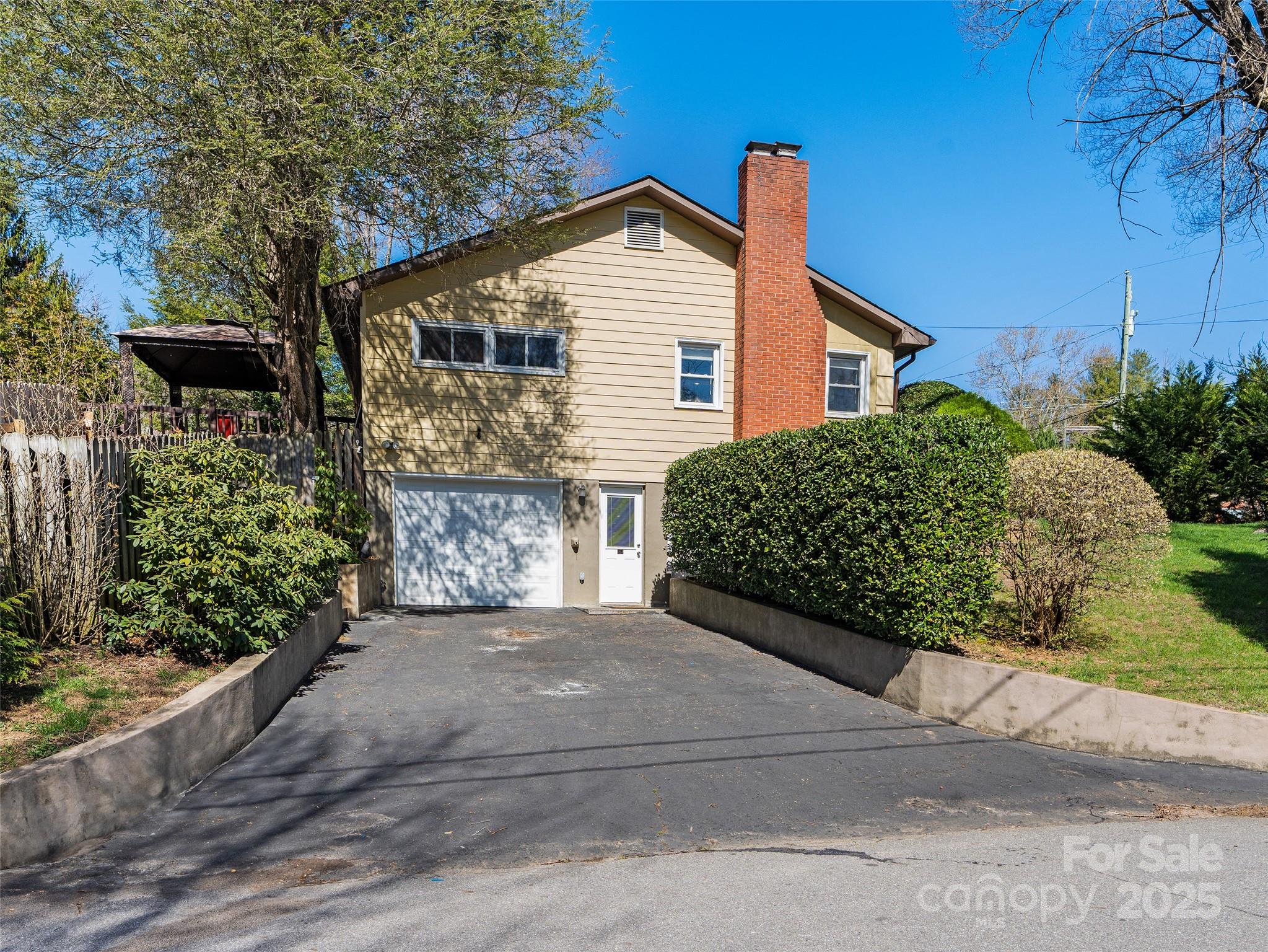 184 Aurora Drive — Asheville