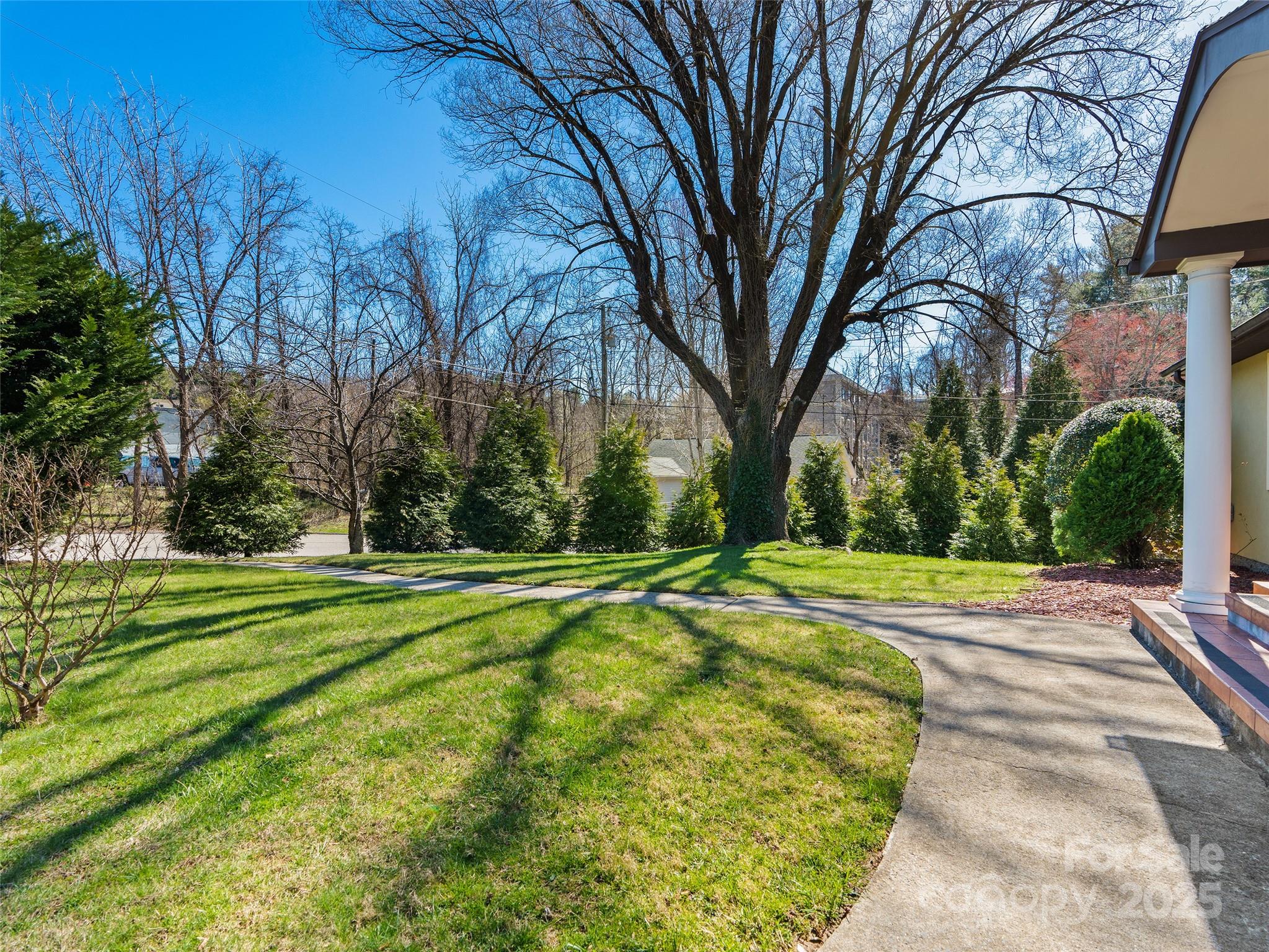 184 Aurora Drive — Asheville