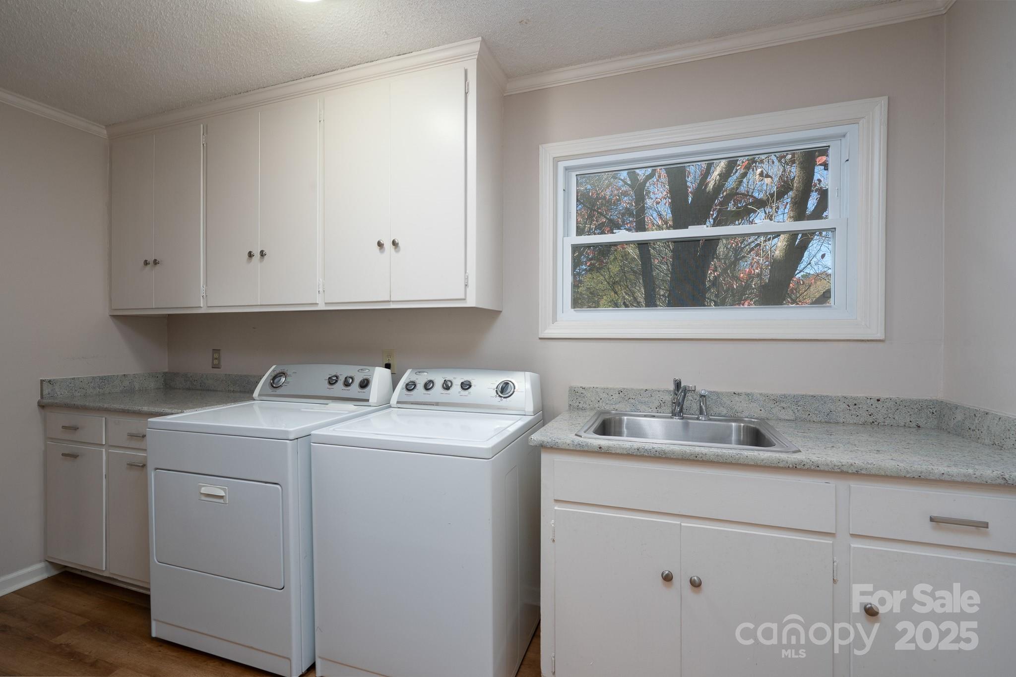 758 Williamsburg Drive NE — Concord