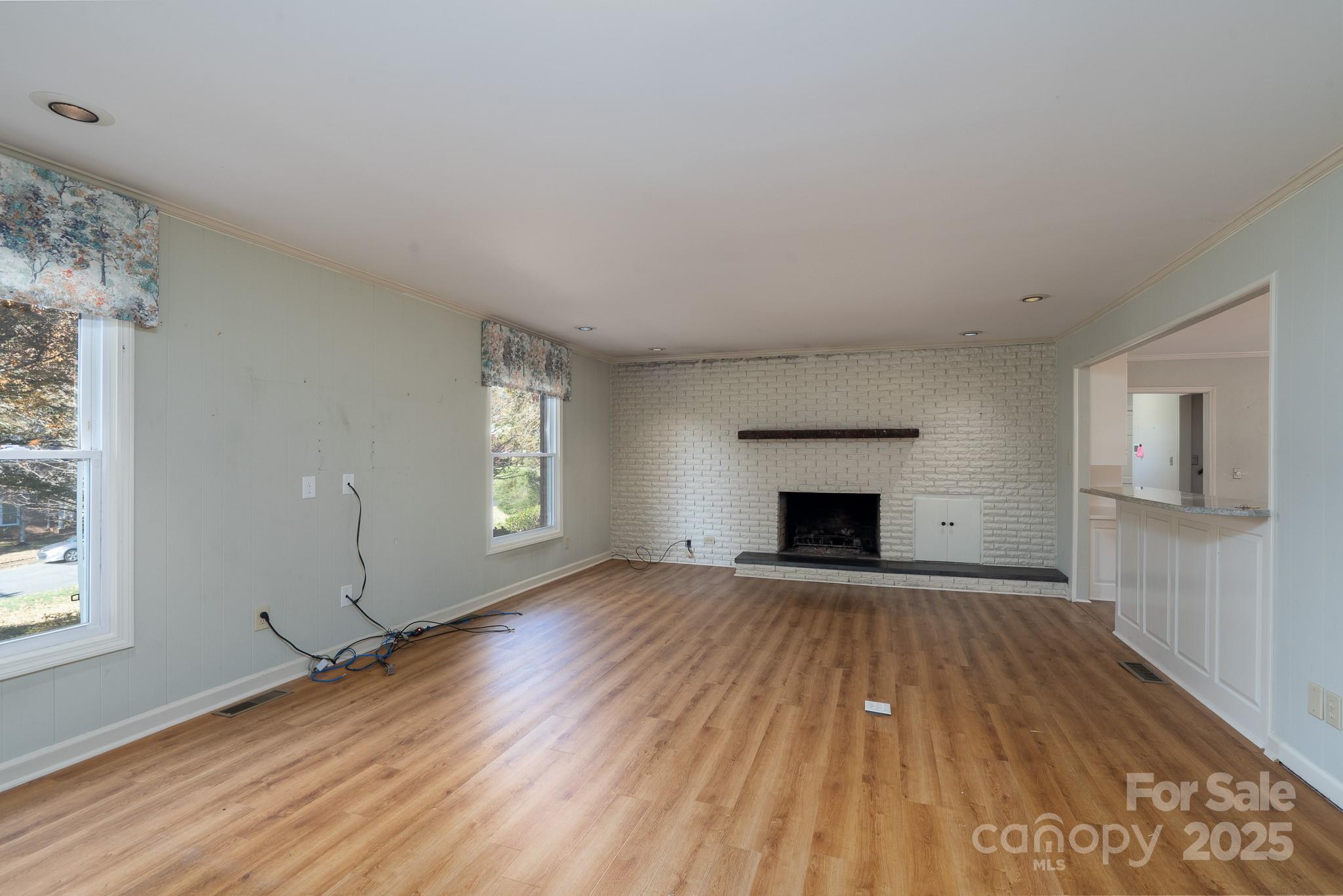 758 Williamsburg Drive NE — Concord