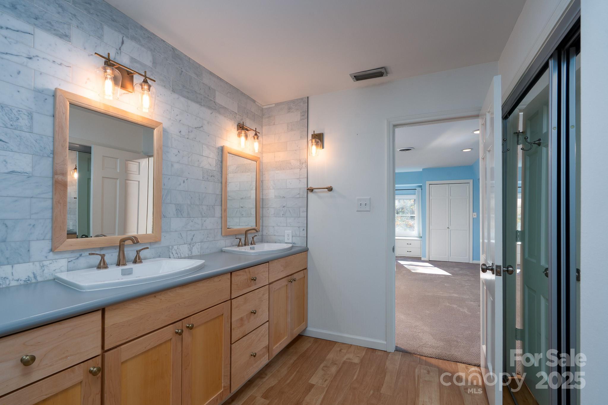 758 Williamsburg Drive NE — Concord