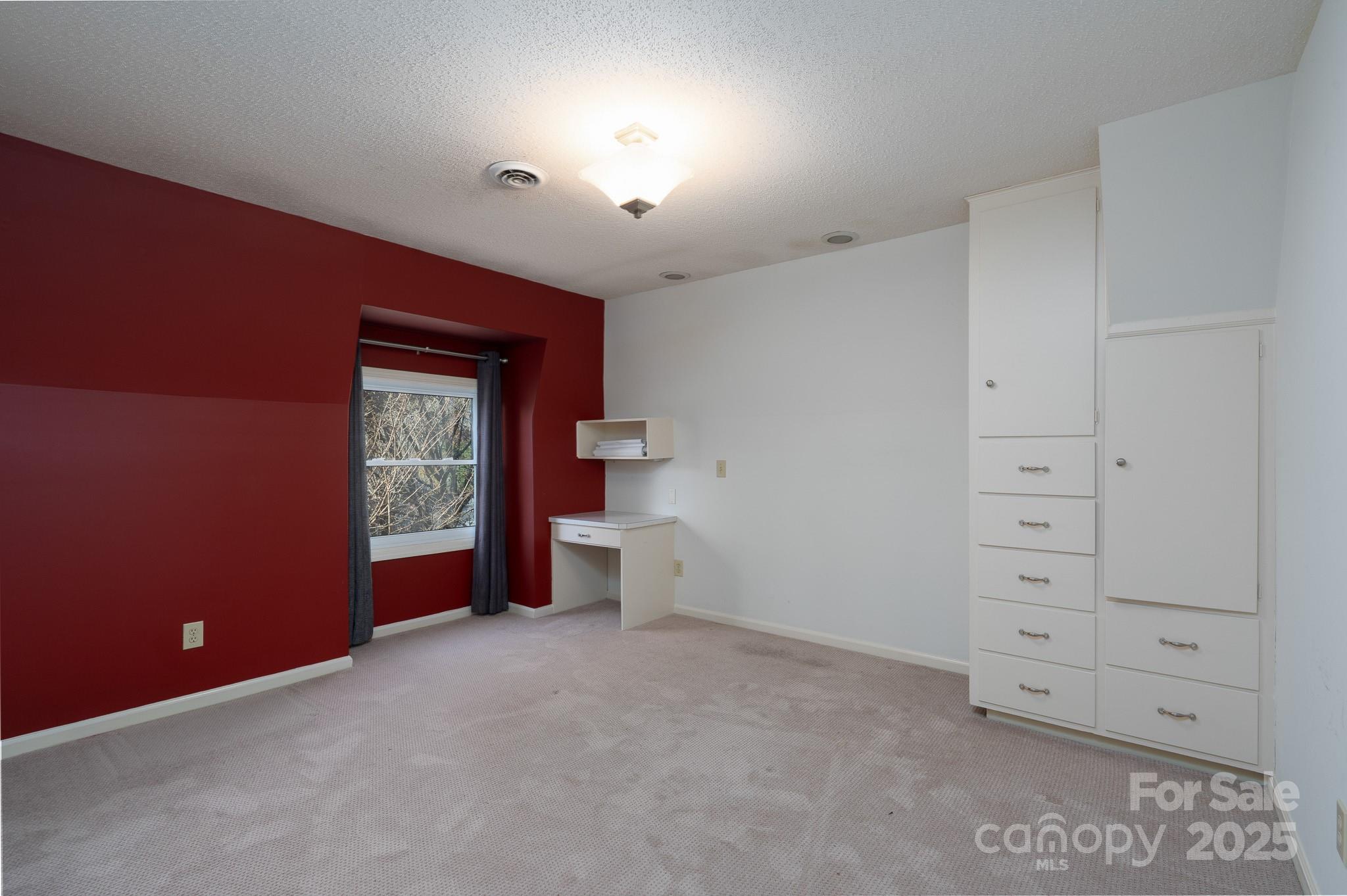 758 Williamsburg Drive NE — Concord